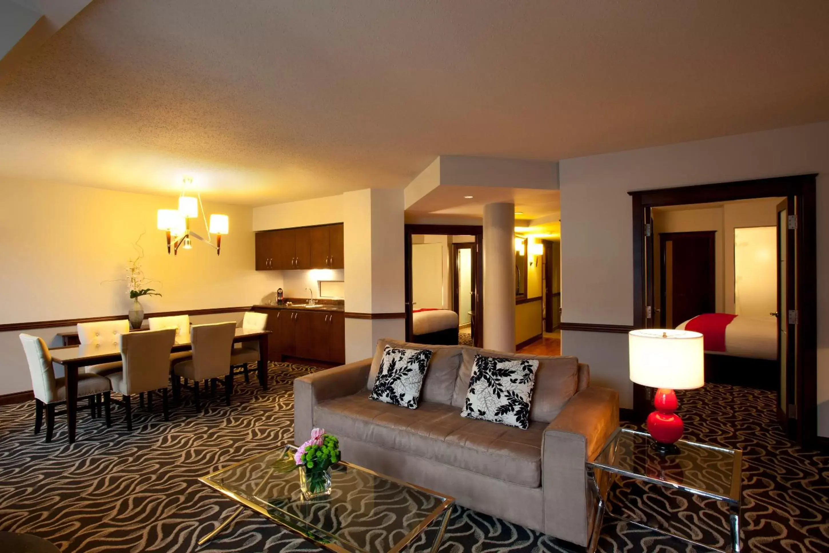 Photo of the whole room, Seating Area in Saint-Sulpice Hotel