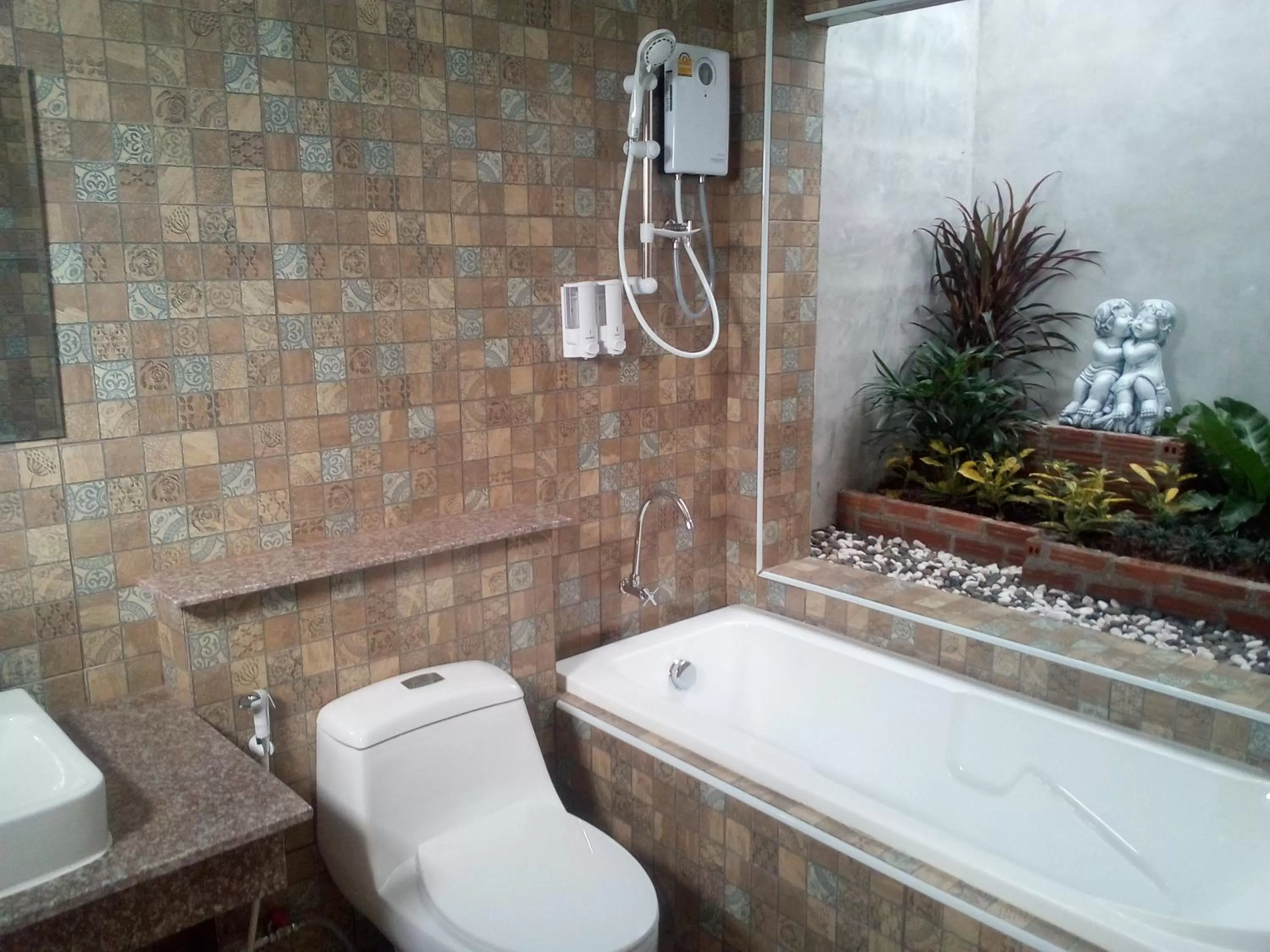 Shower in Fancy Carp Resort