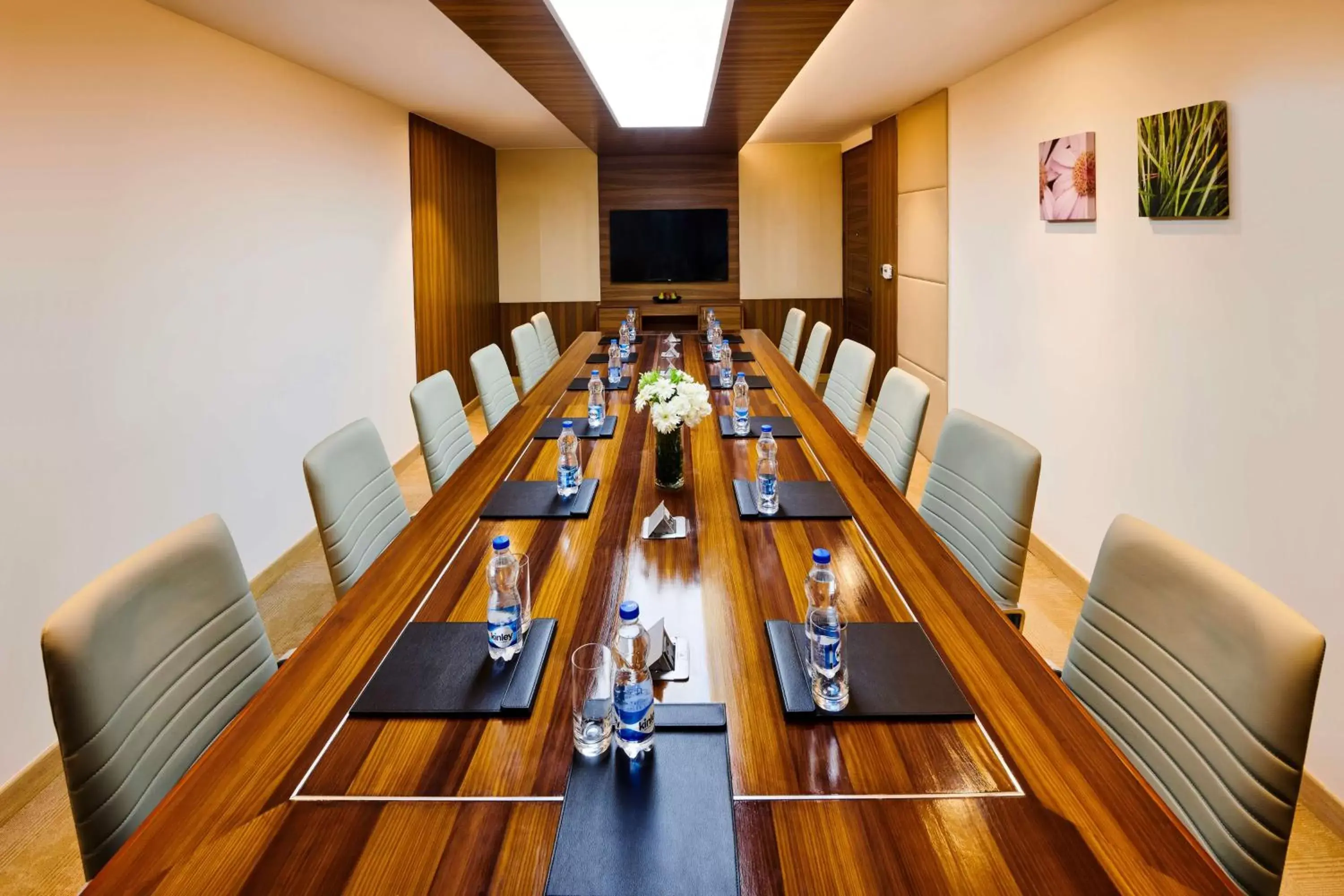 Meeting/conference room in Hilton Garden Inn Lucknow