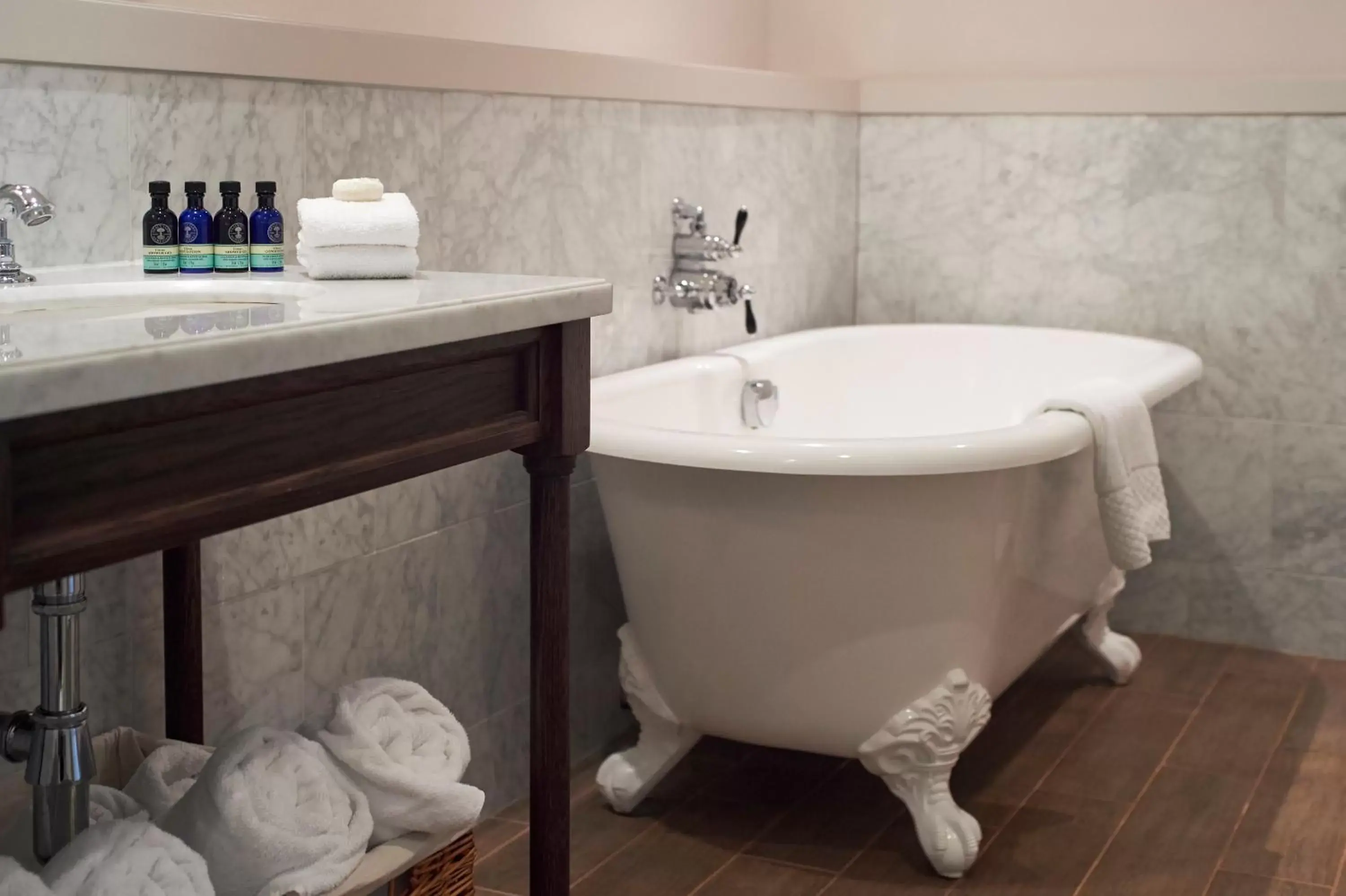 Shower, Bathroom in InterContinental Hotels - Edinburgh The George, an IHG Hotel