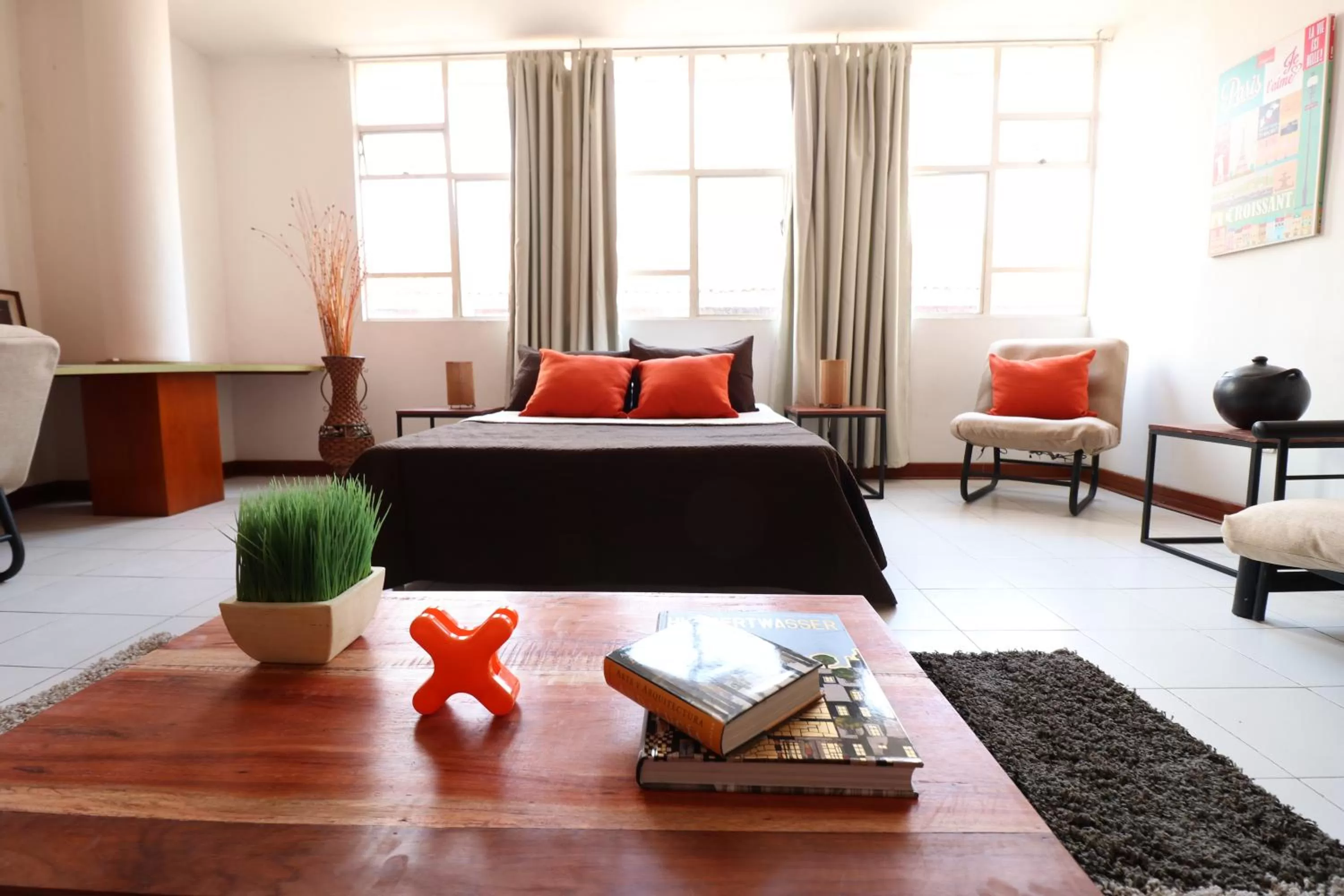 Seating Area in 554 Apartments