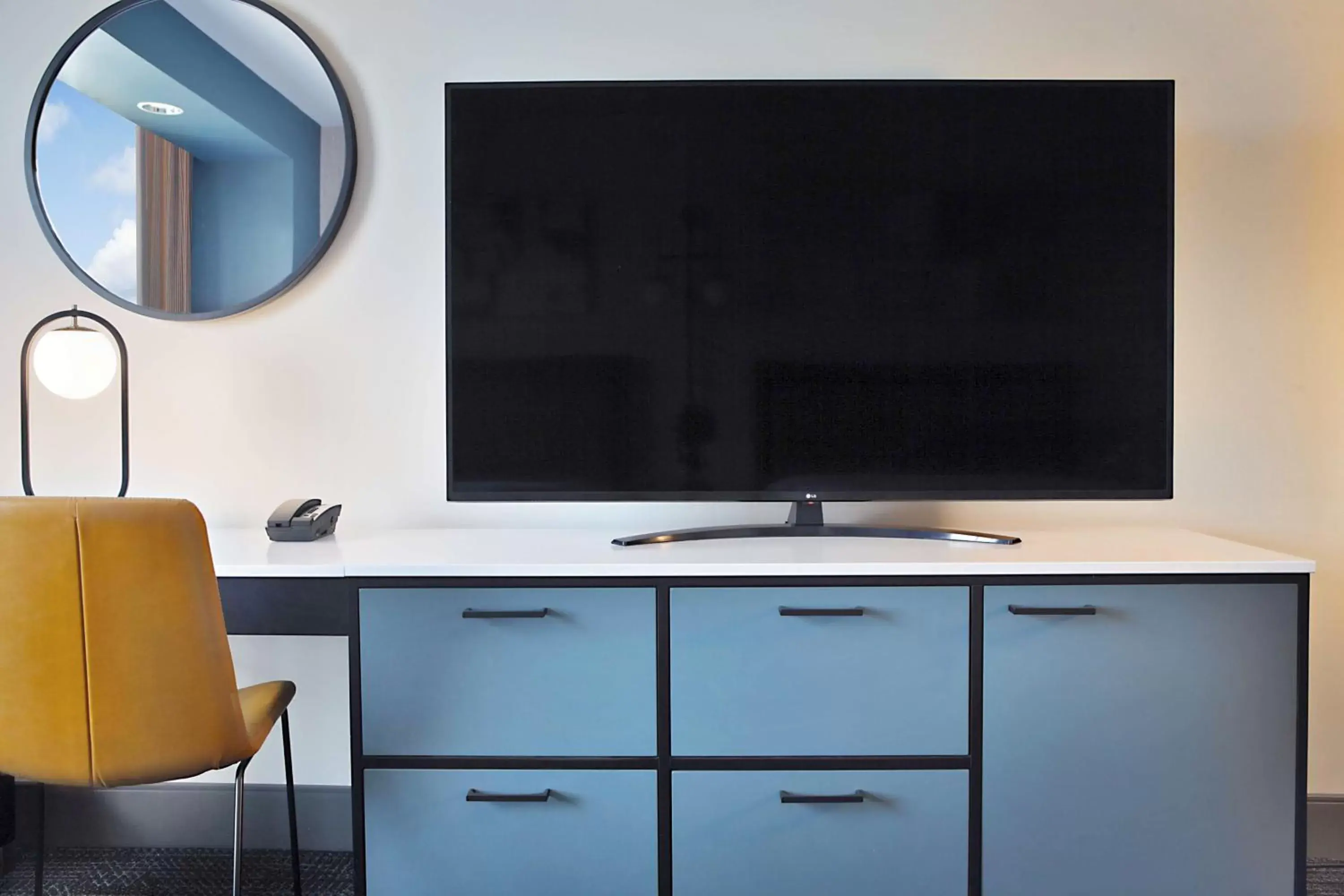 Bedroom, TV/Entertainment Center in Hilton Omaha