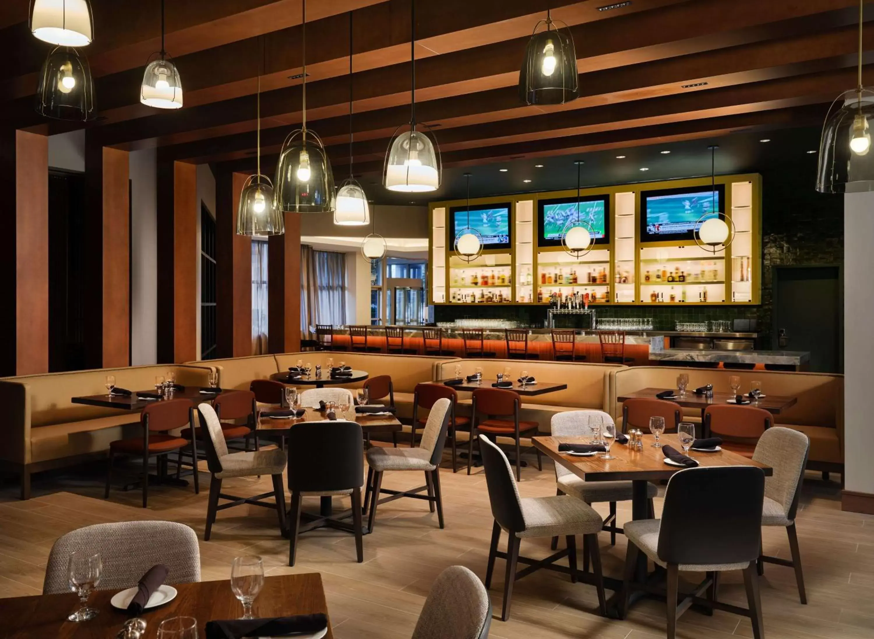 Restaurant/Places to Eat in Hilton Atlanta Airport