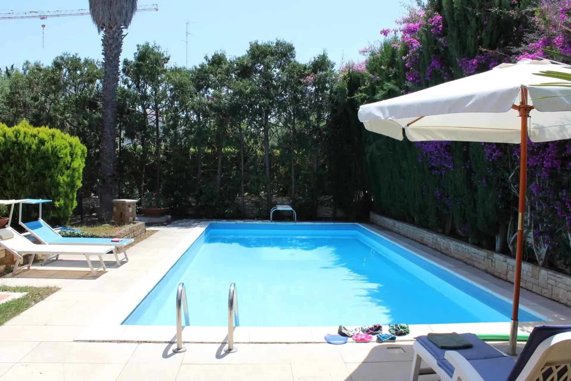 Property building, Swimming Pool in B&B Apulia Time