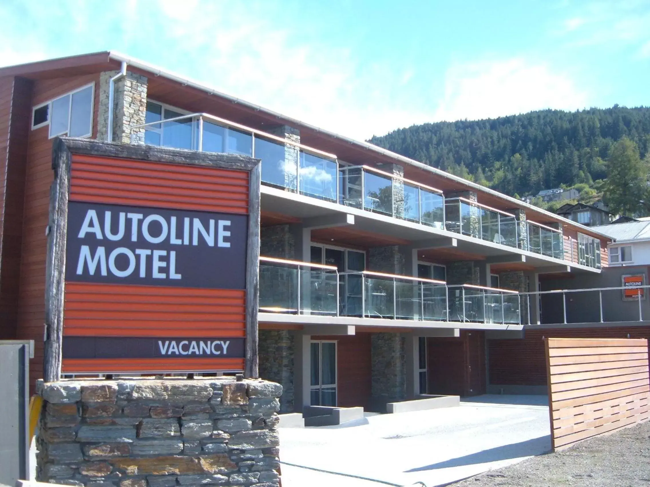 Facade/entrance, Property Building in Autoline Queenstown Motel