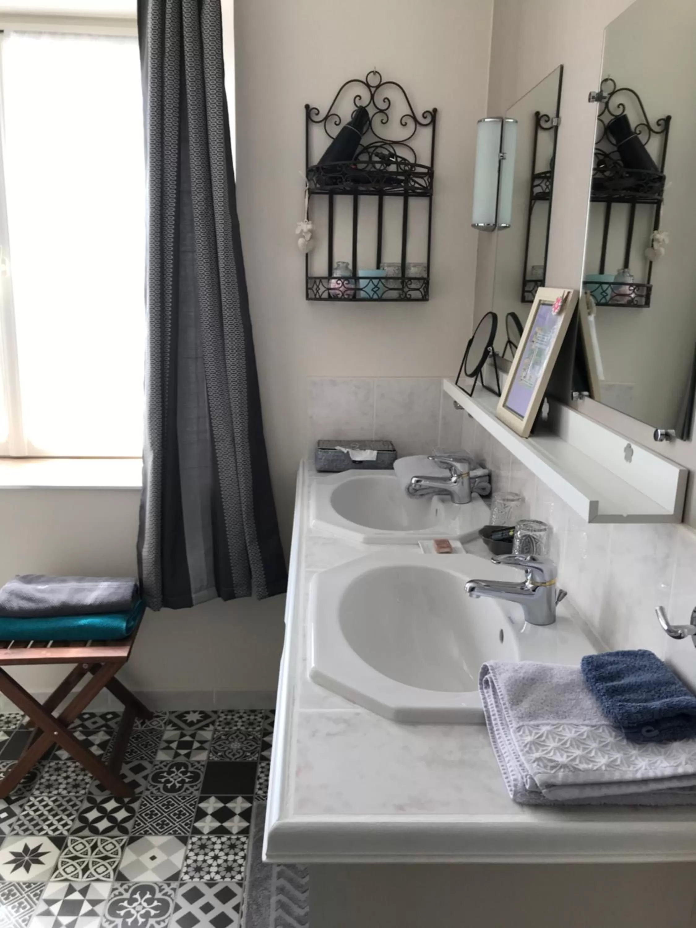 Shower in La Boisnière