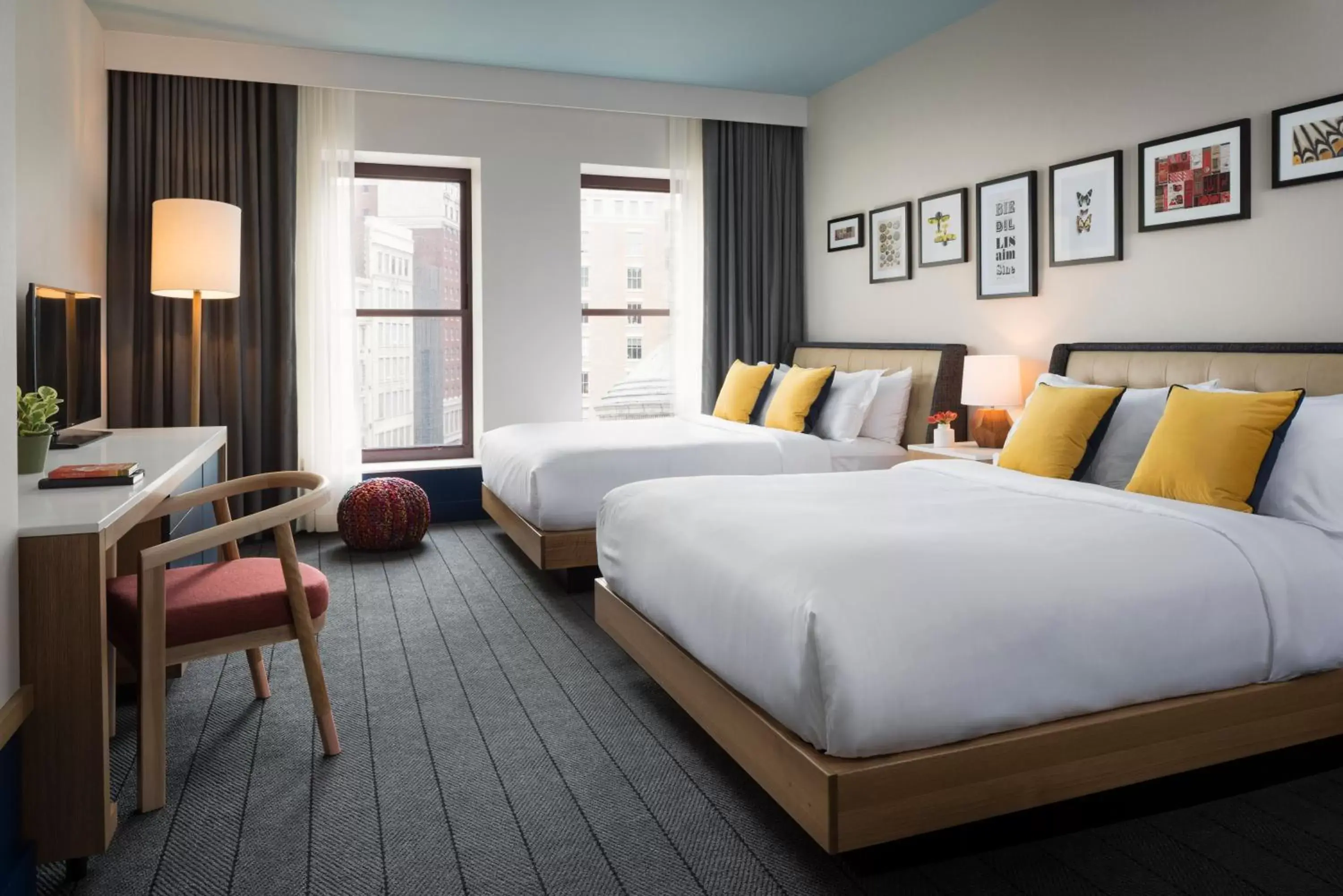 Photo of the whole room, Bed in Kimpton Schofield Hotel, an IHG Hotel