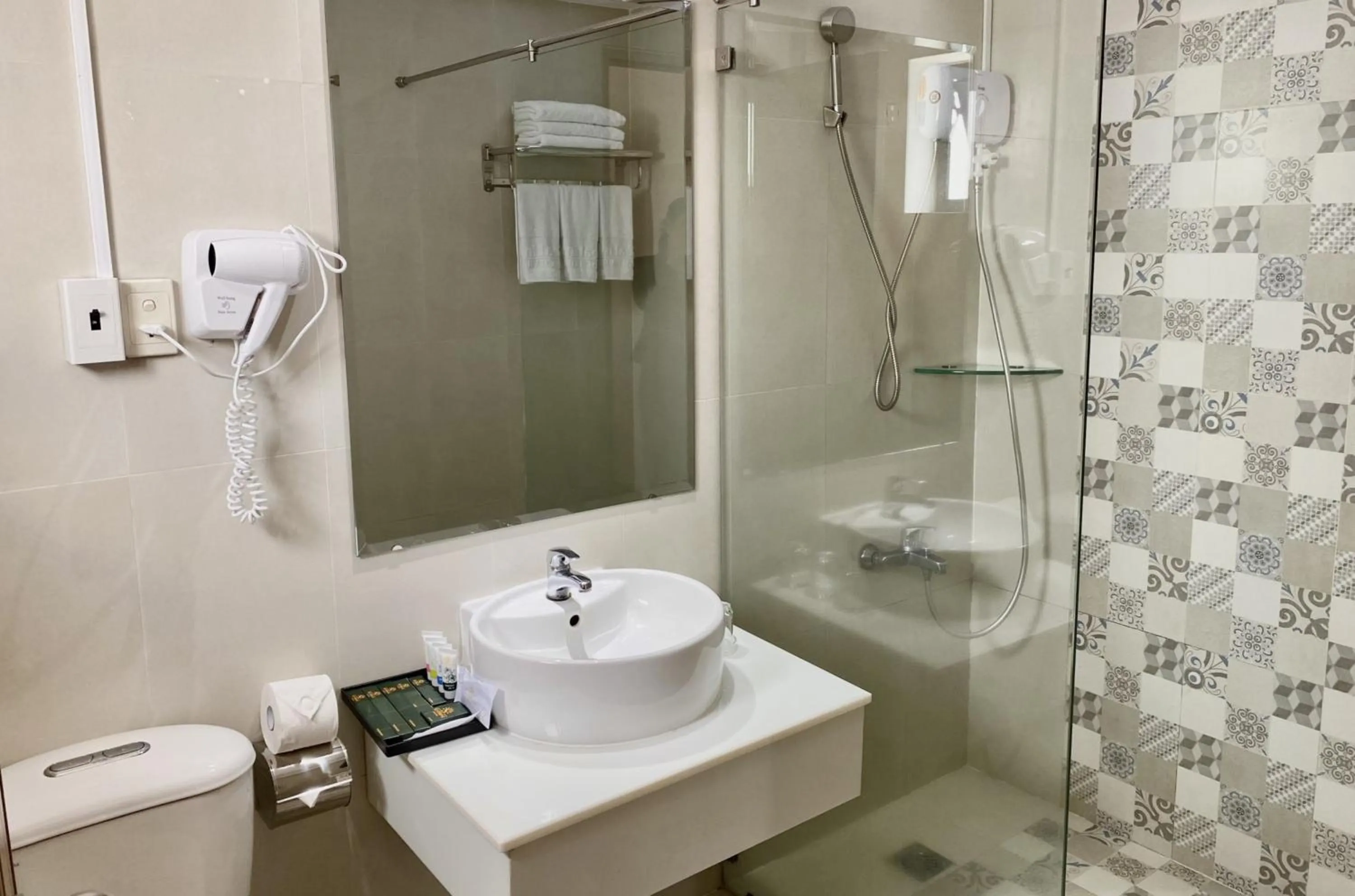 Bathroom in Sunshine Antique Hotel Saigon