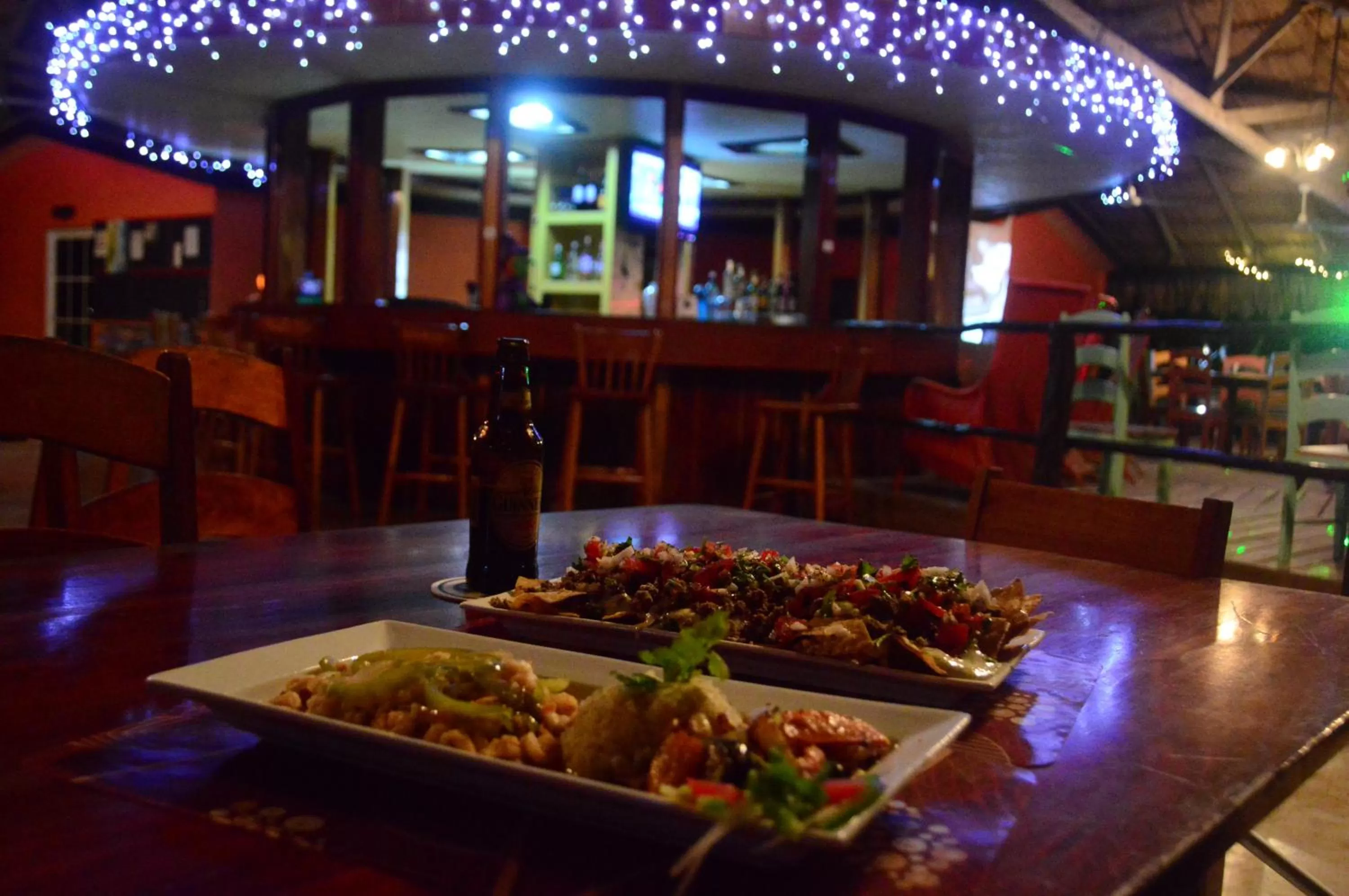 Food and drinks in Lamanai Hotel & Marina