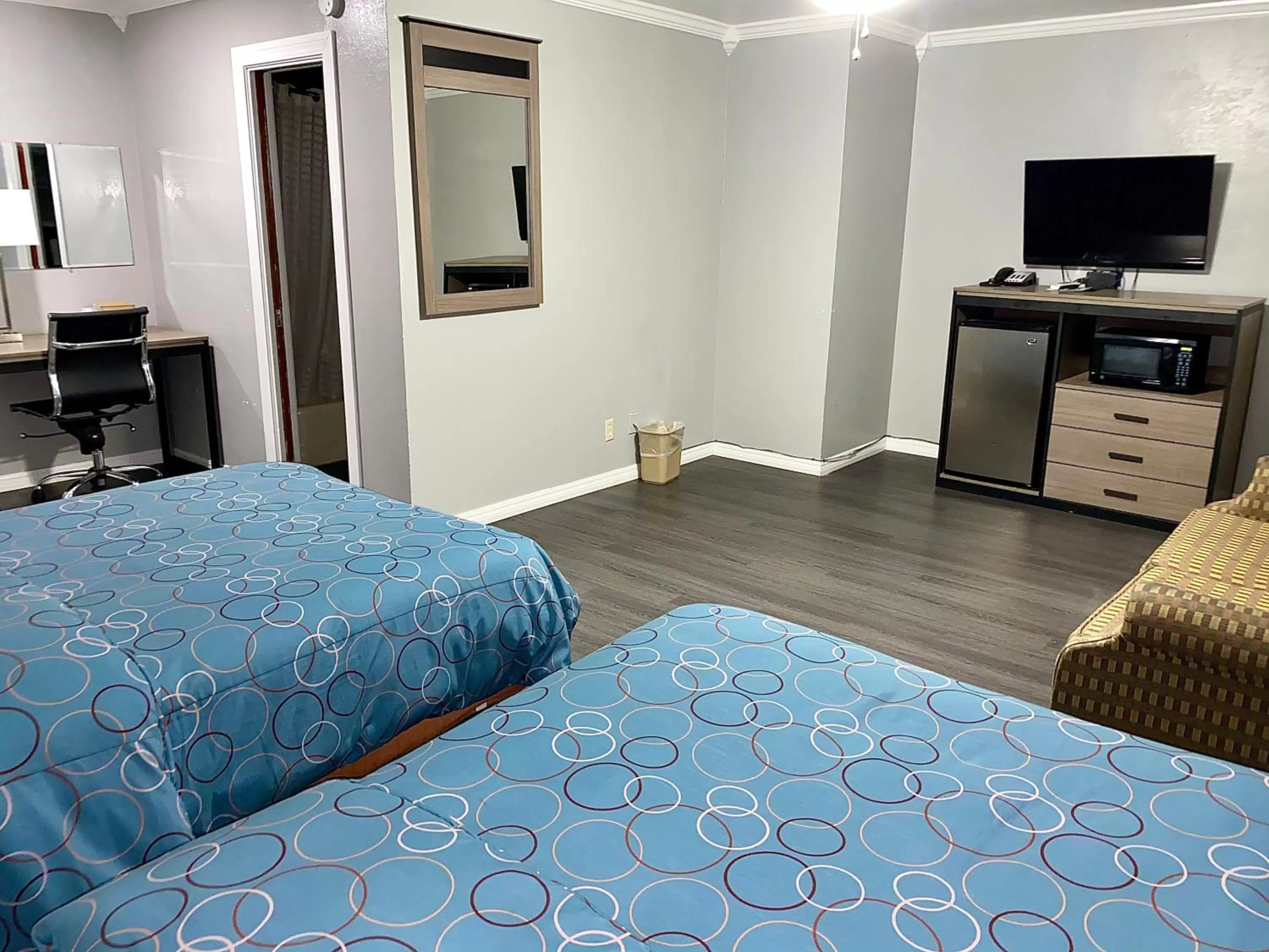 TV and multimedia, Bed in Budget Host Inn