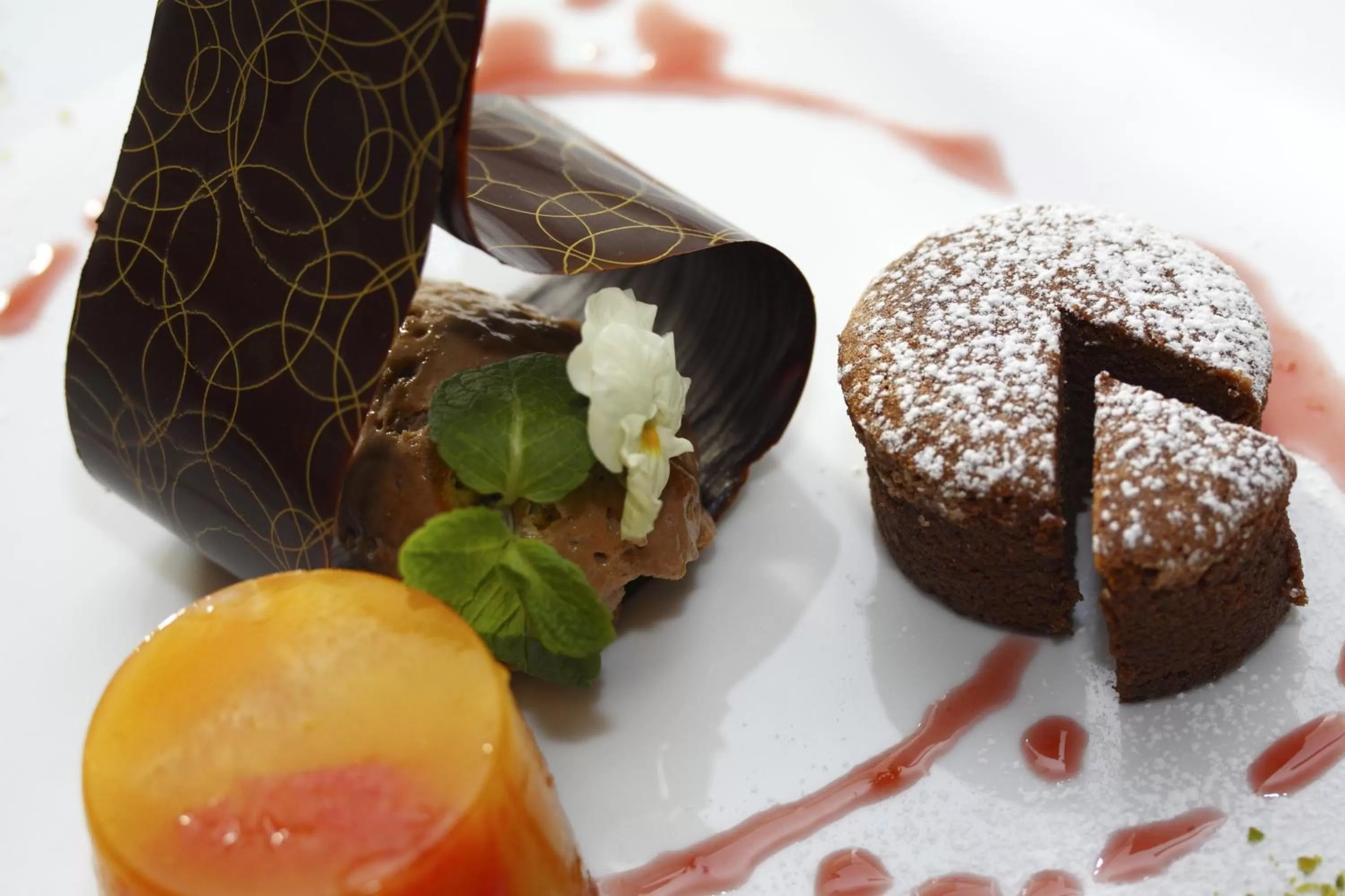 Food and drinks in Mikado Hotel