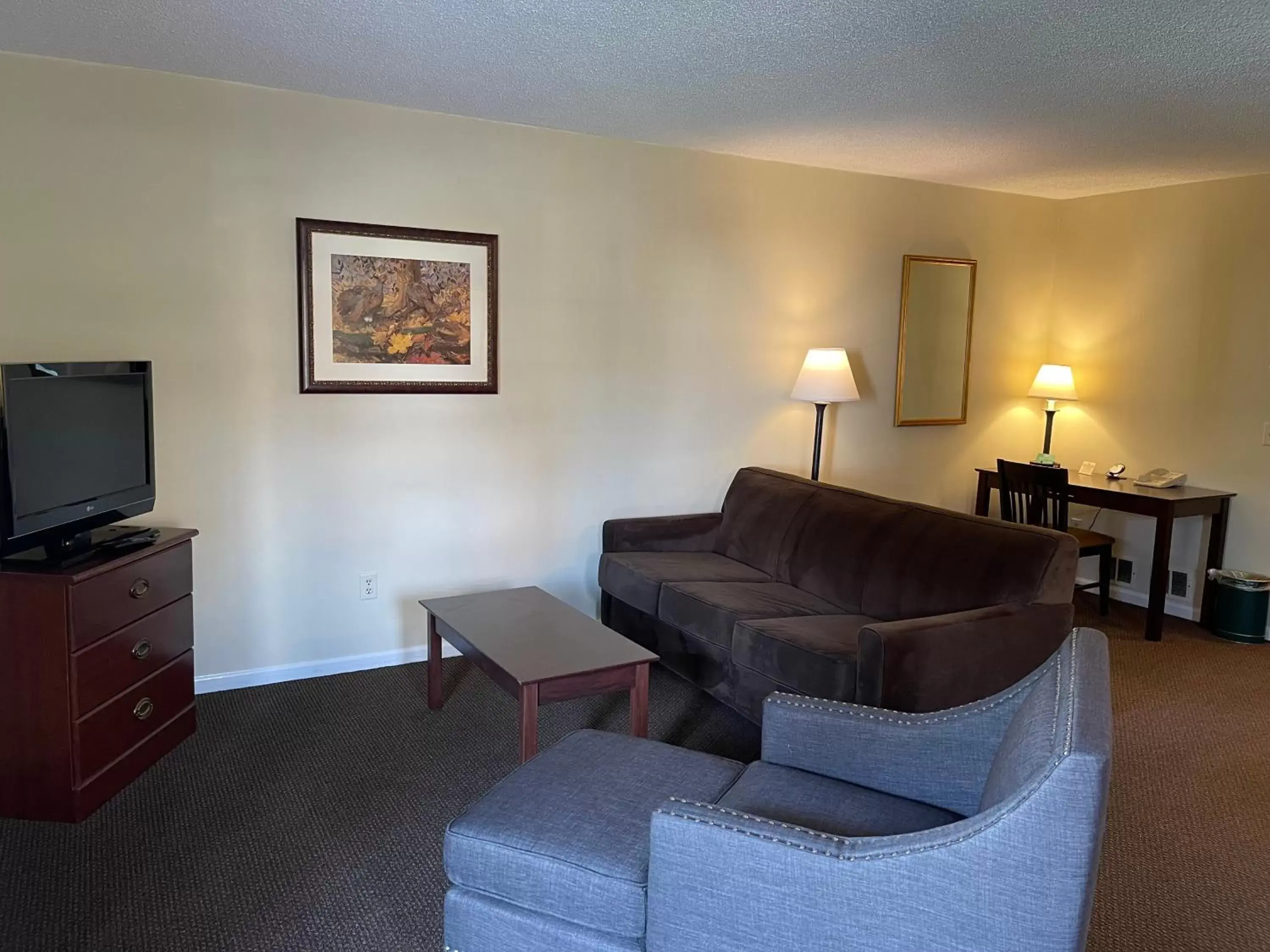 Living room, Seating Area in The Central Downtown Inn Suites