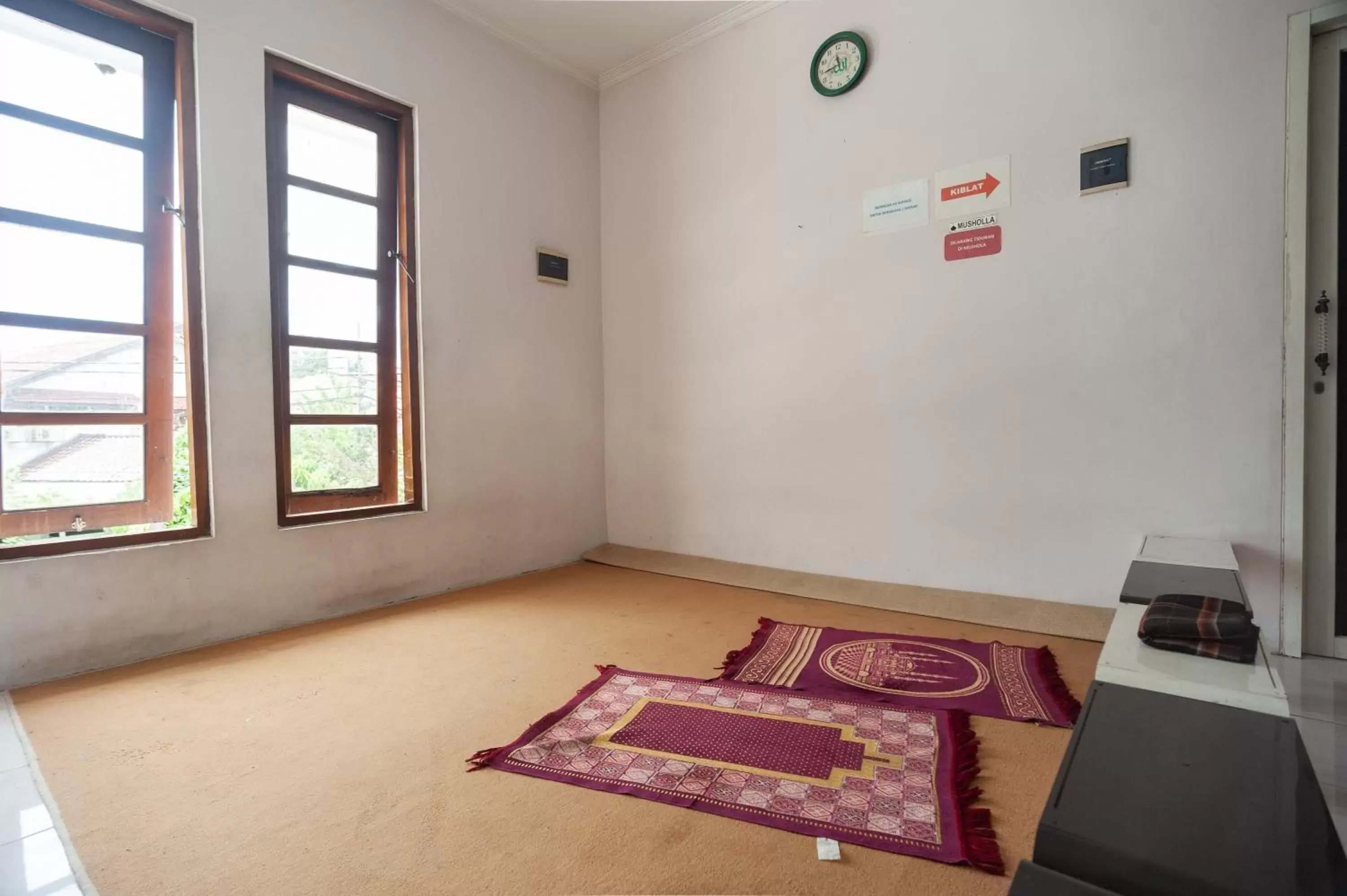Property building, Bed in RedDoorz Syariah near PGC Cililitan