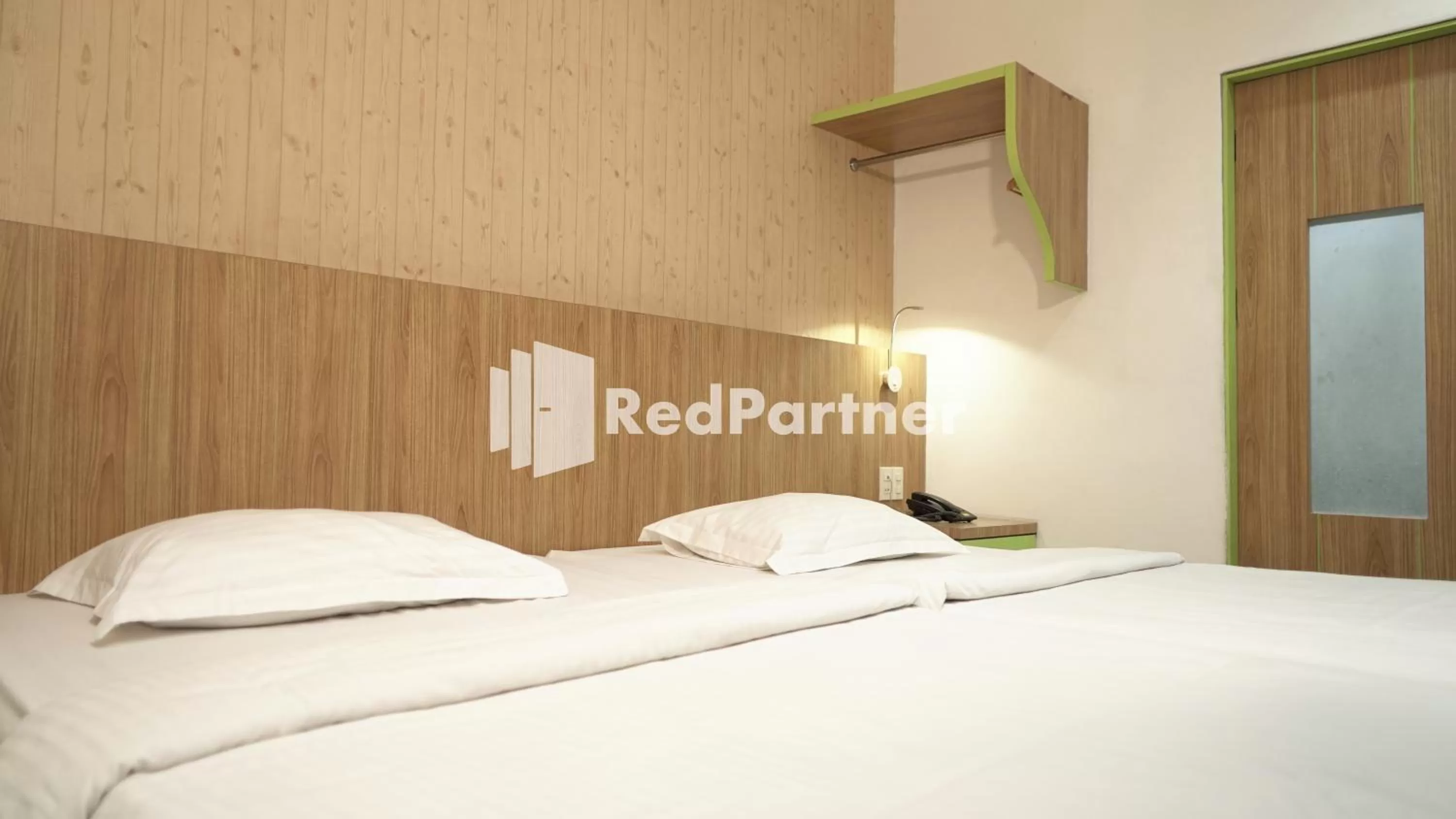 Bedroom, Bed in Wisma Sederhana Medan Mitra RedDoorz