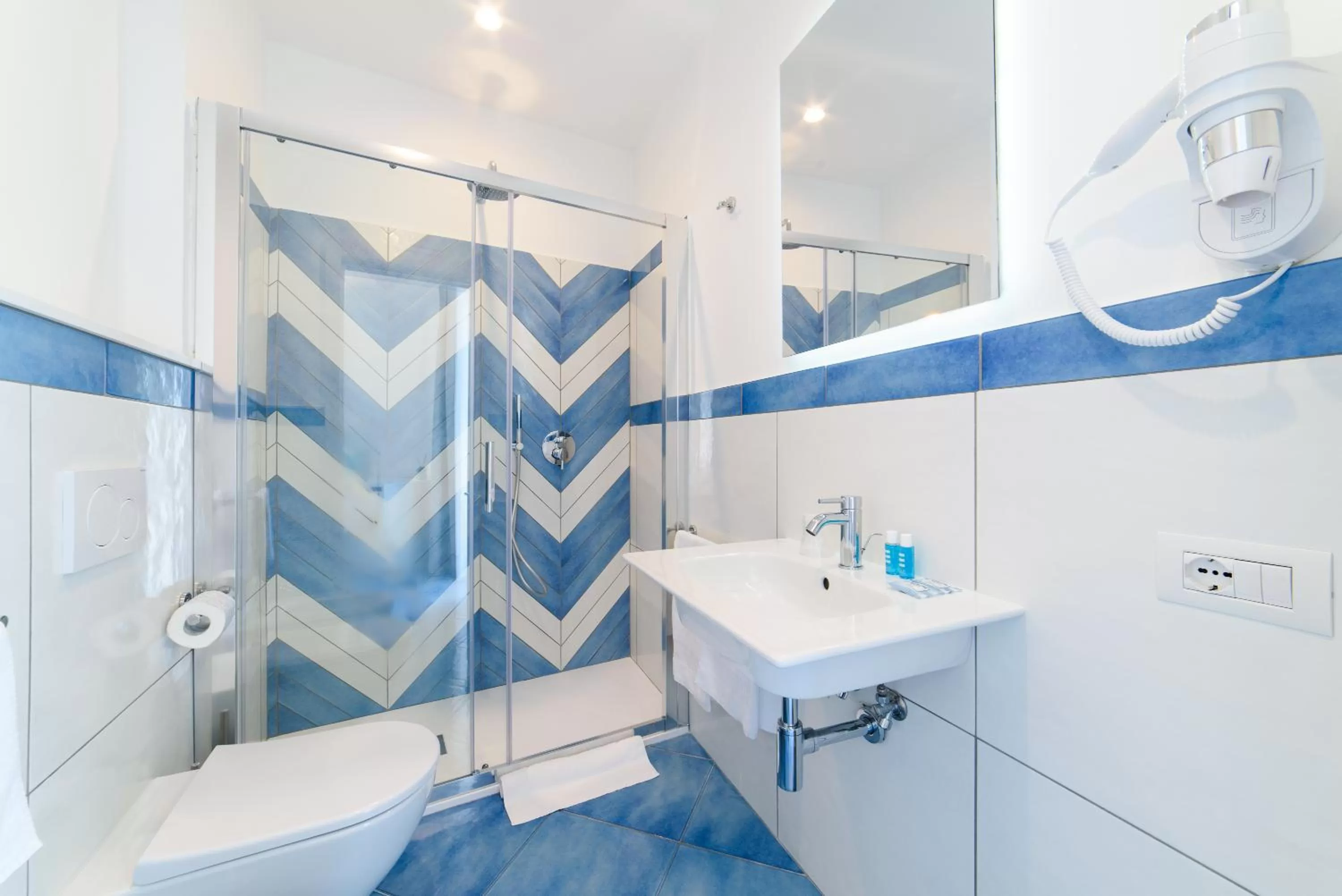 Shower in La Dimora del Maestro