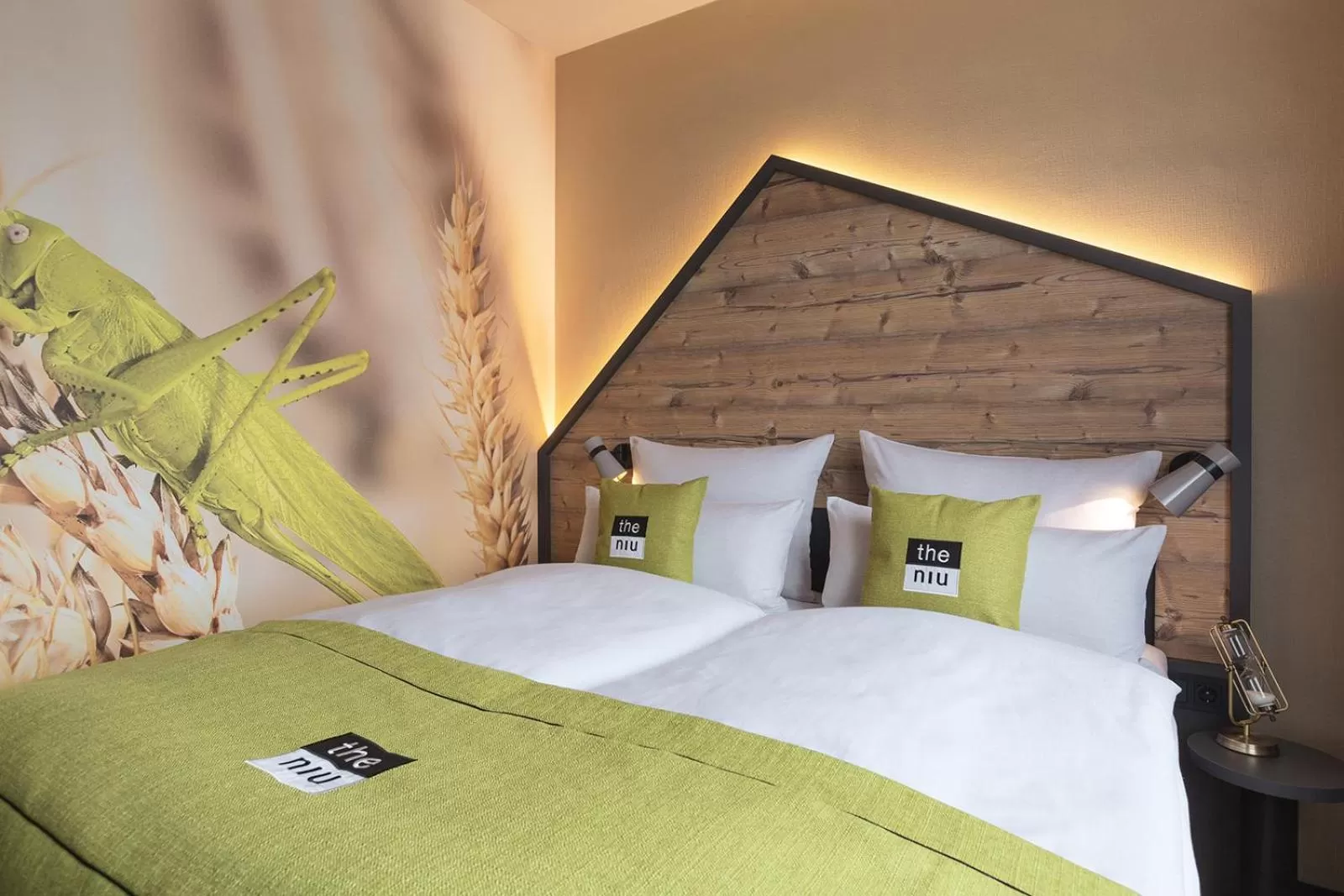 Bed in Holiday Inn - the niu, Mill Cologne Mülheim by IHG