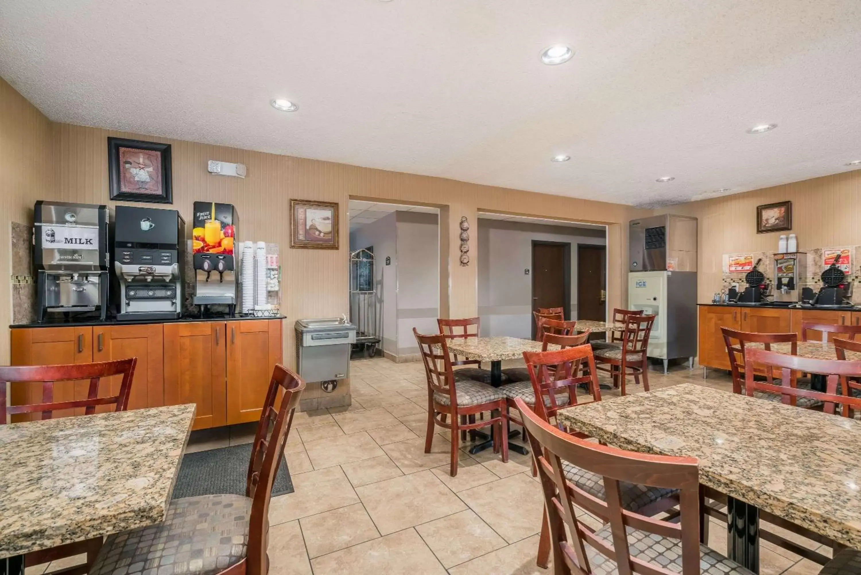 Restaurant/places to eat in Microtel Inn & Suites by Wyndham Rochester North Mayo Clinic Restaurant/places to eat in Microtel Inn & Suites by Wyndham Rochester North Mayo Clinic