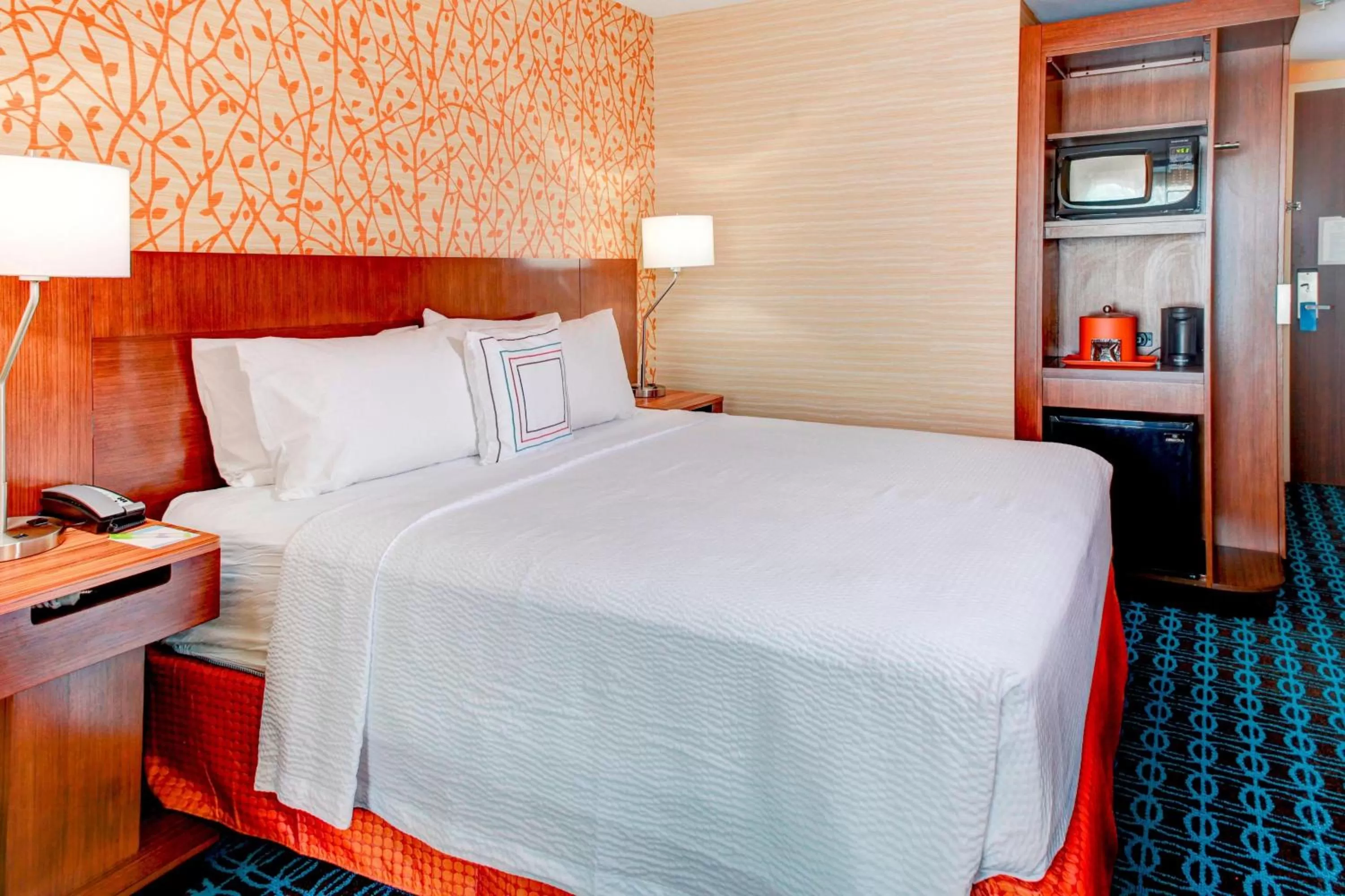 Photo of the whole room, Bed in Fairfield Inn & Suites by Marriott Cape Cod Hyannis