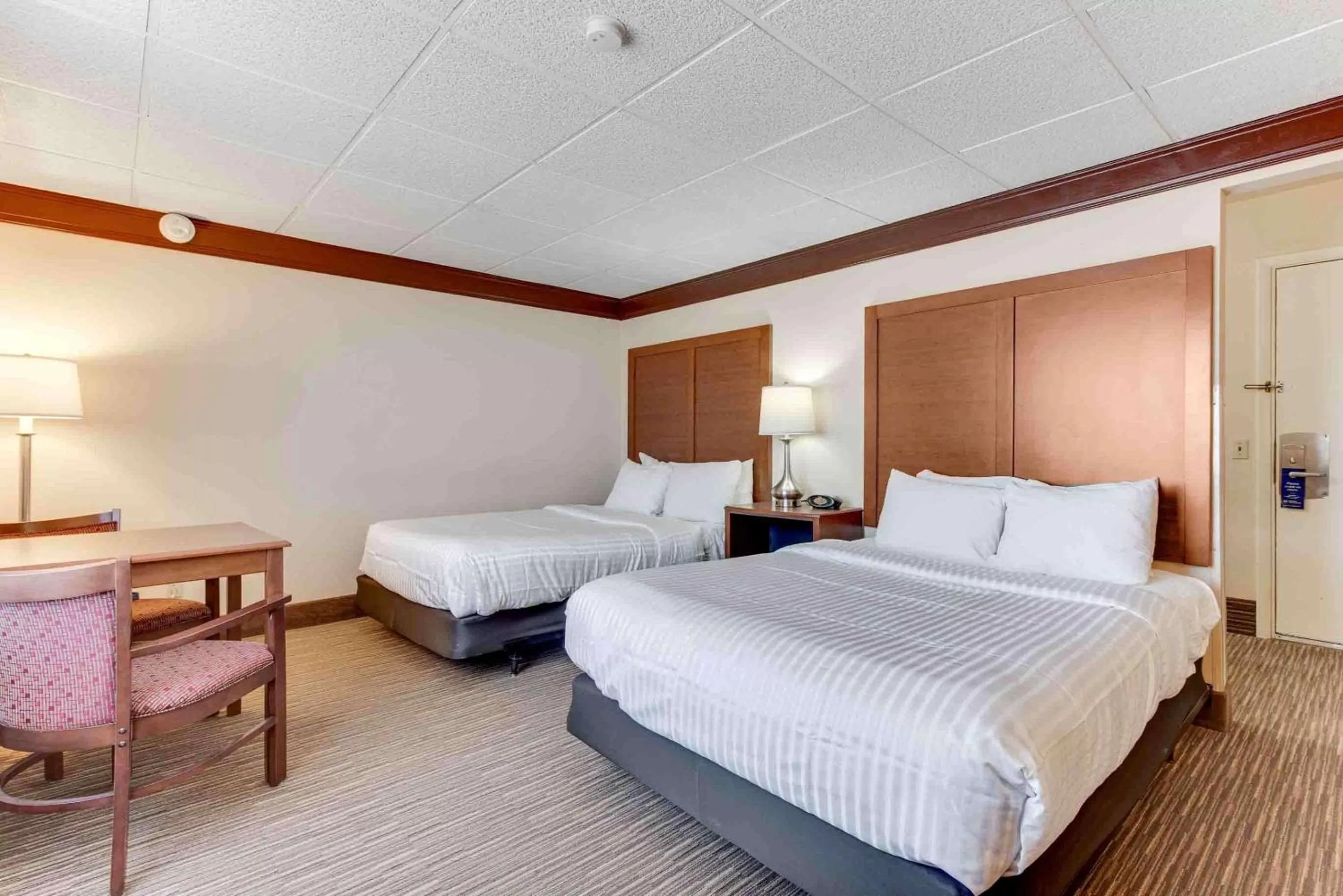 Bedroom, Bed in Best Western Movie Manor