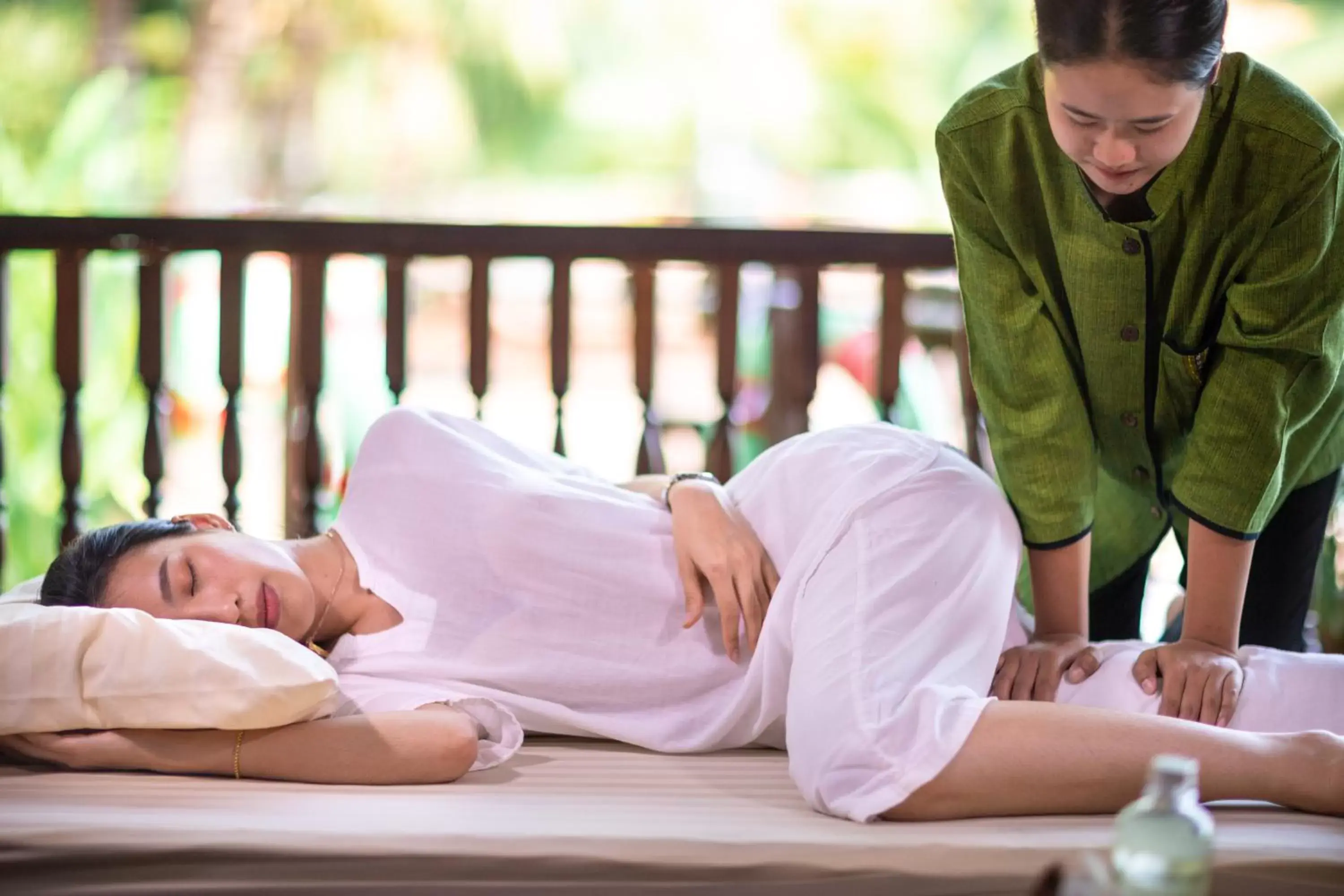 Massage in Maikaew Damnoen Resort