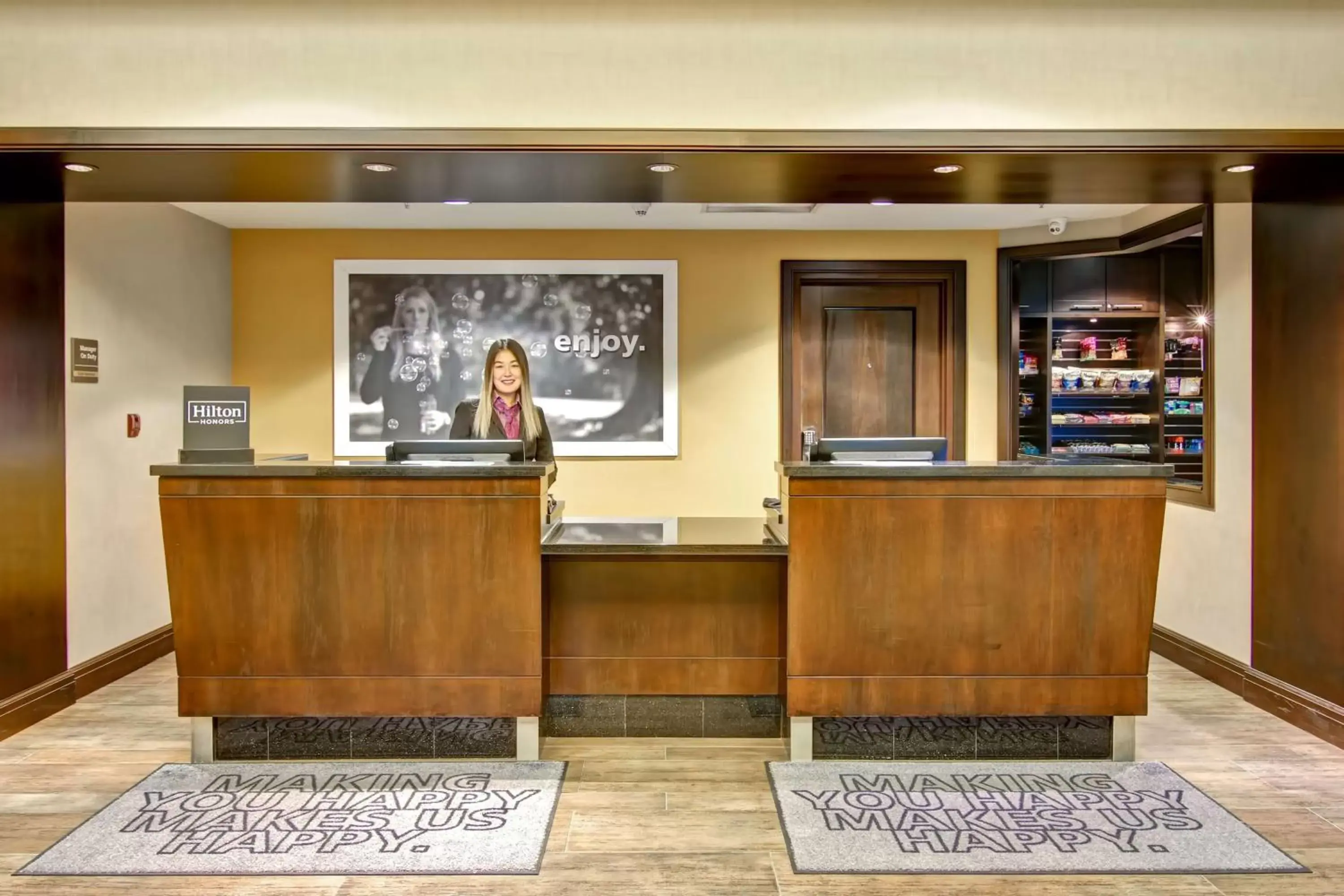 Lobby or reception in Hampton Inn by Hilton Toronto Airport Corporate Centre Lobby or reception in Hampton Inn by Hilton Toronto Airport Corporate Centre