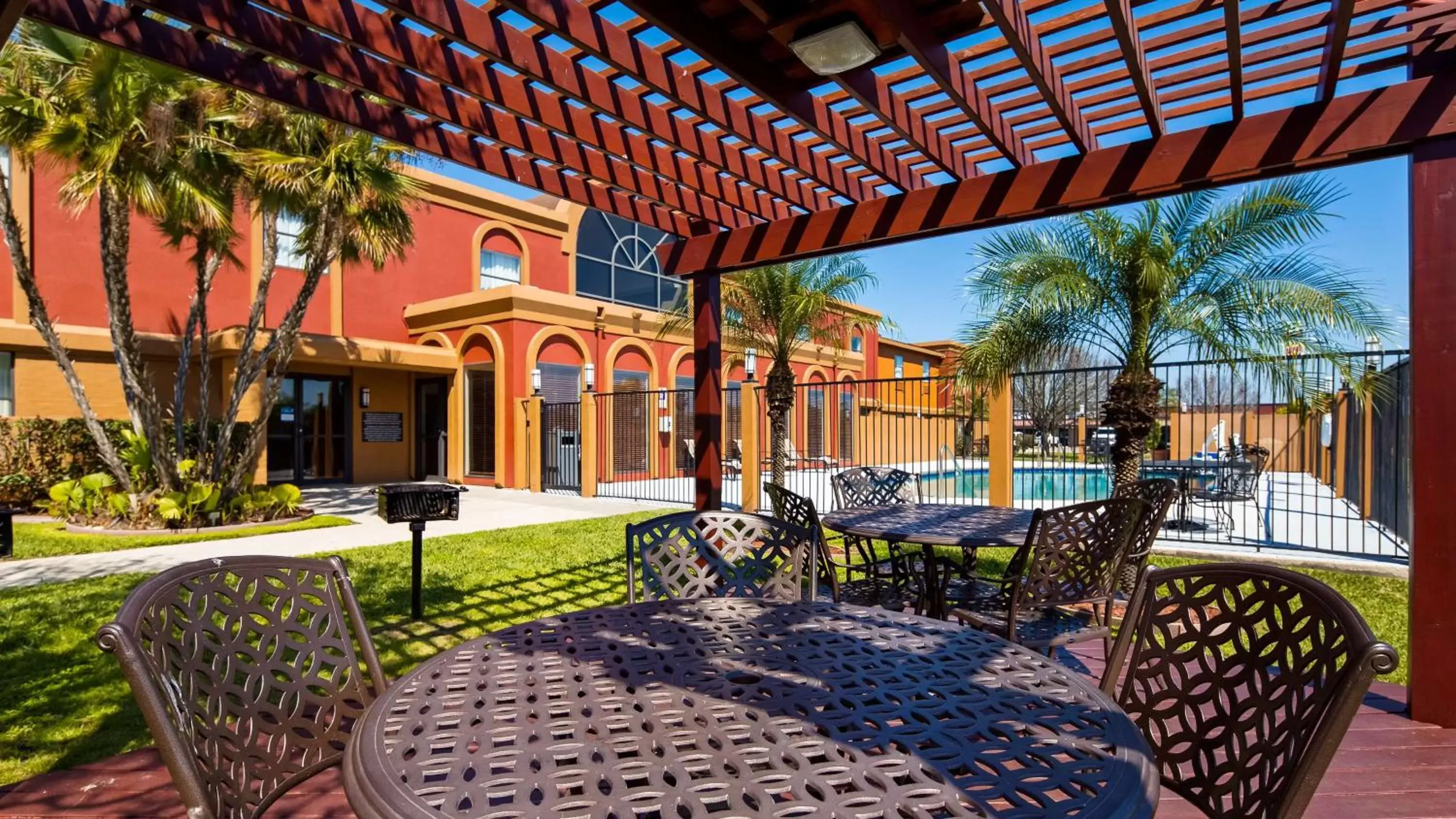 Property building in Best Western Northwest Corpus Christi Inn & Suites Property building in Best Western Northwest Corpus Christi Inn & Suites