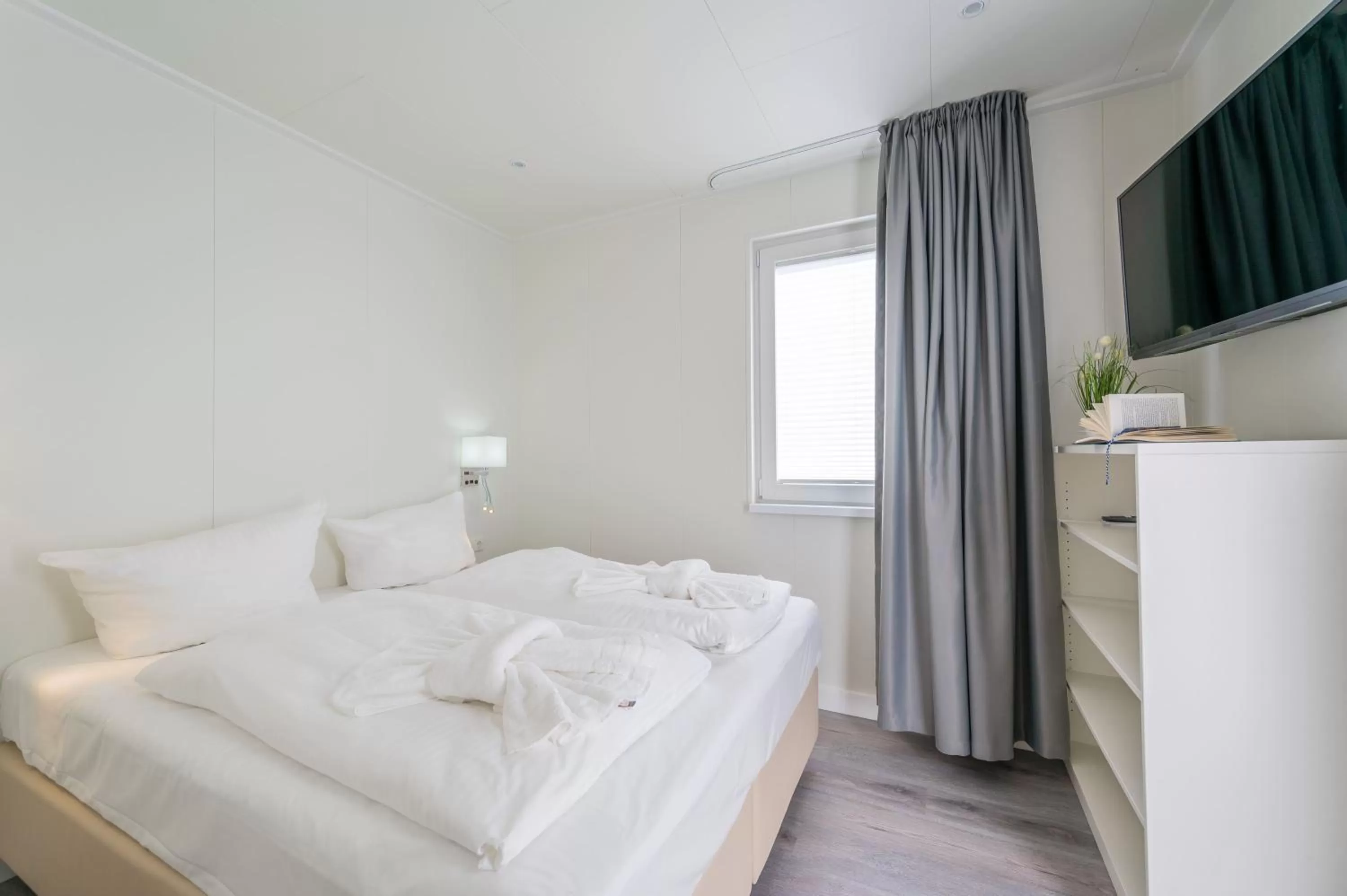 Bed in Marina Martinshafen