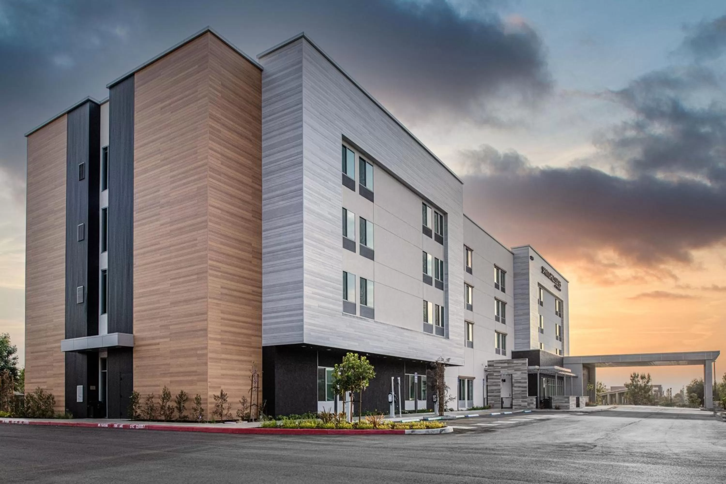 Property building in SpringHill Suites by Marriott Riverside Redlands