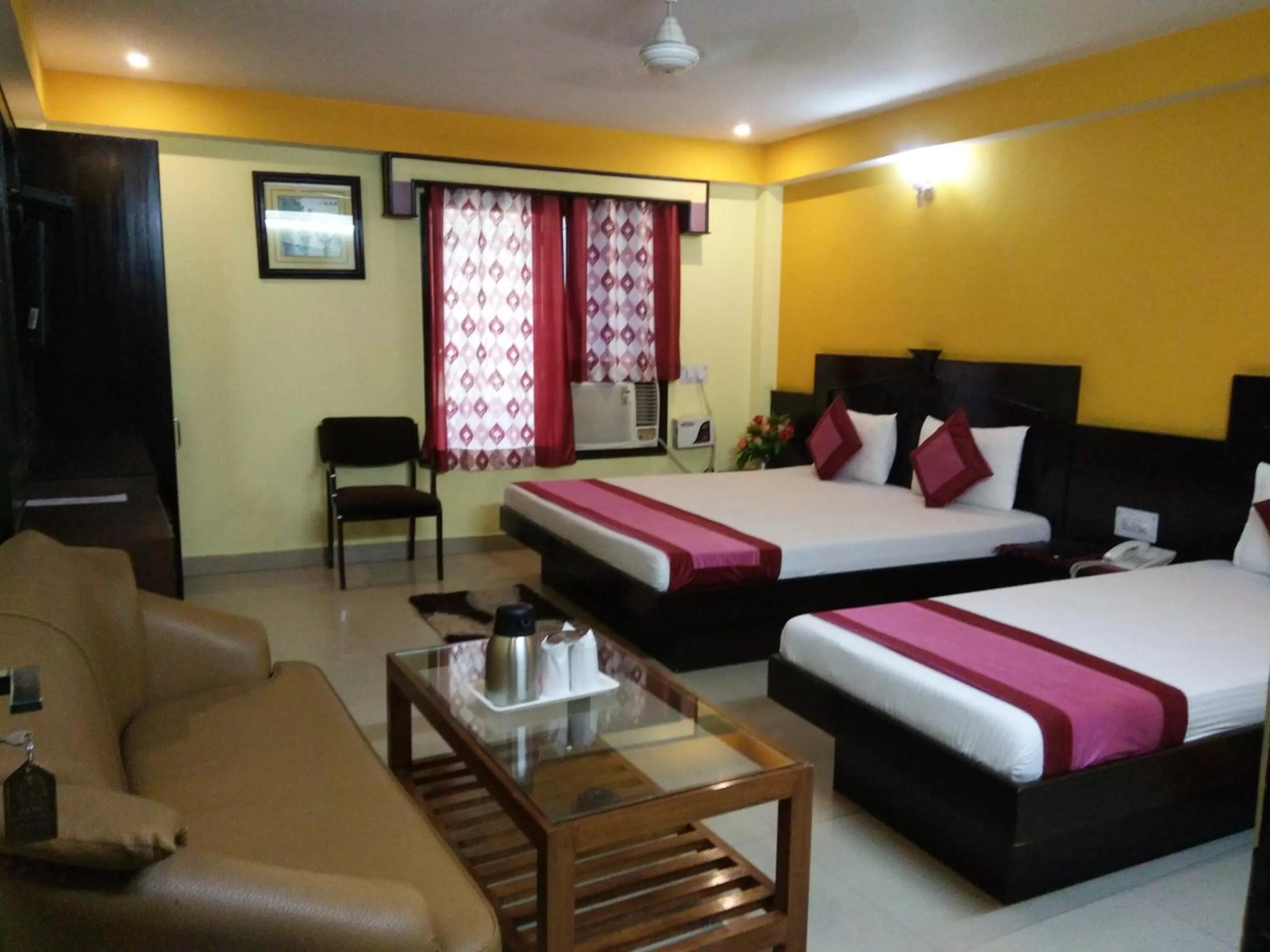 Hotel Su Shree Continental Dx Near New Delhi Railway Station