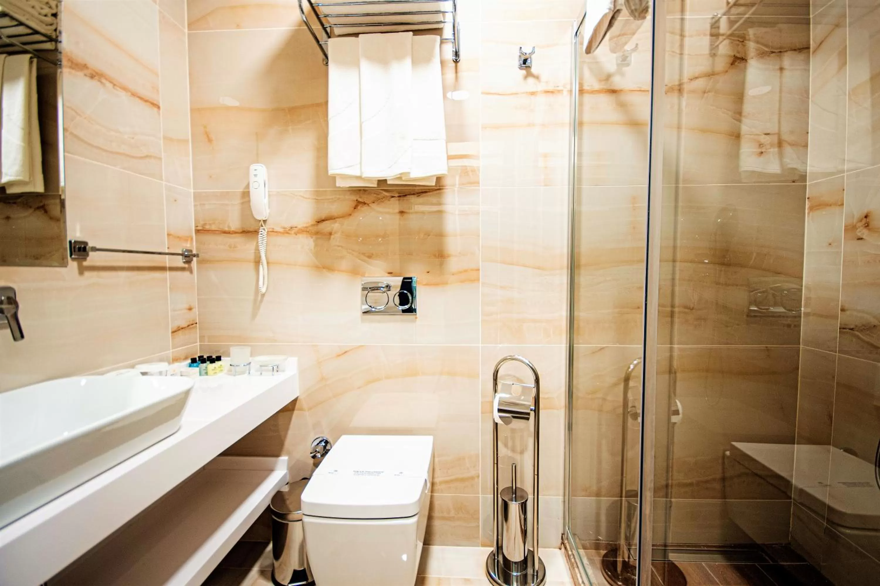 Shower in Boss Hotel Sultanahmet