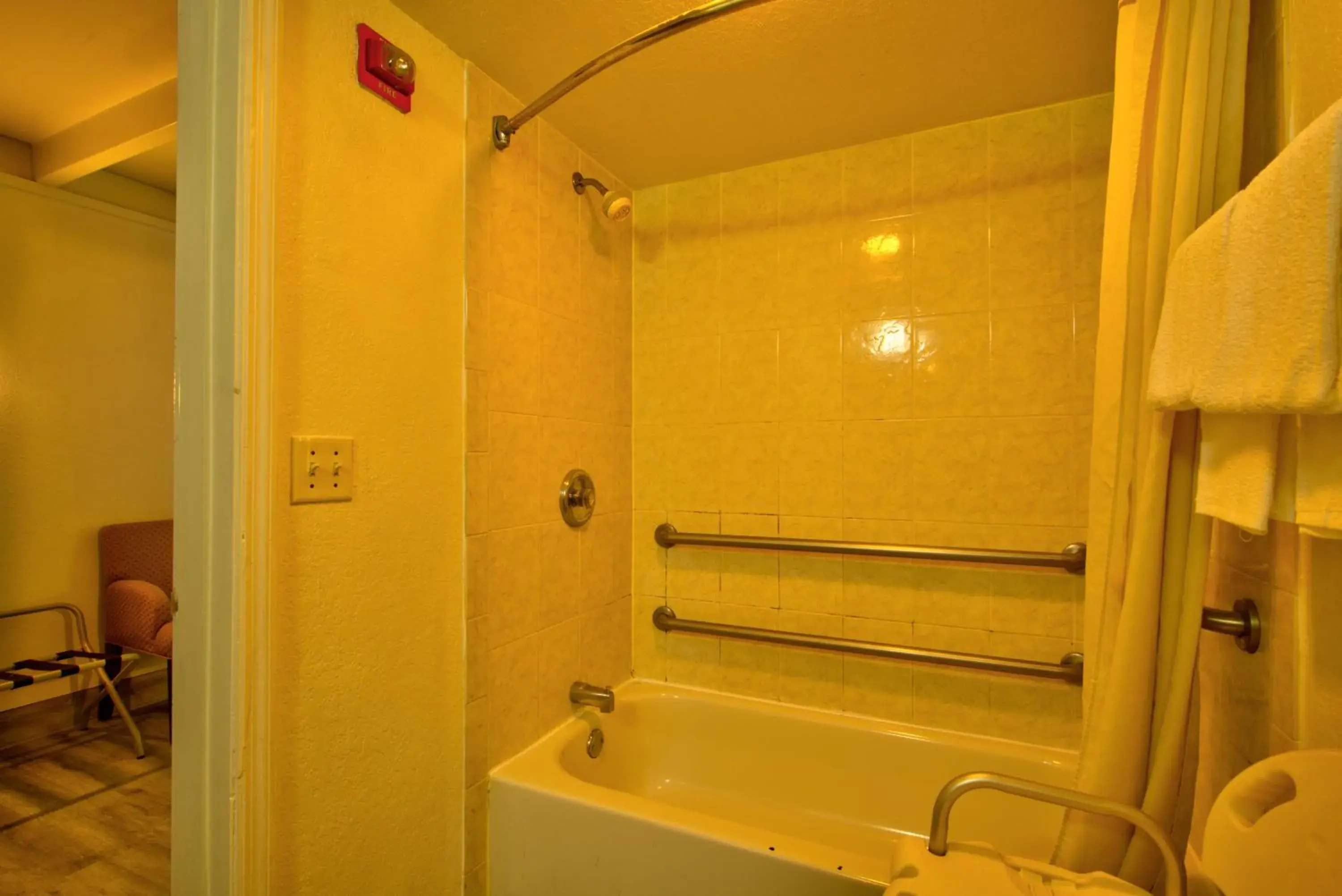 Bathroom in Clearwater Hotel