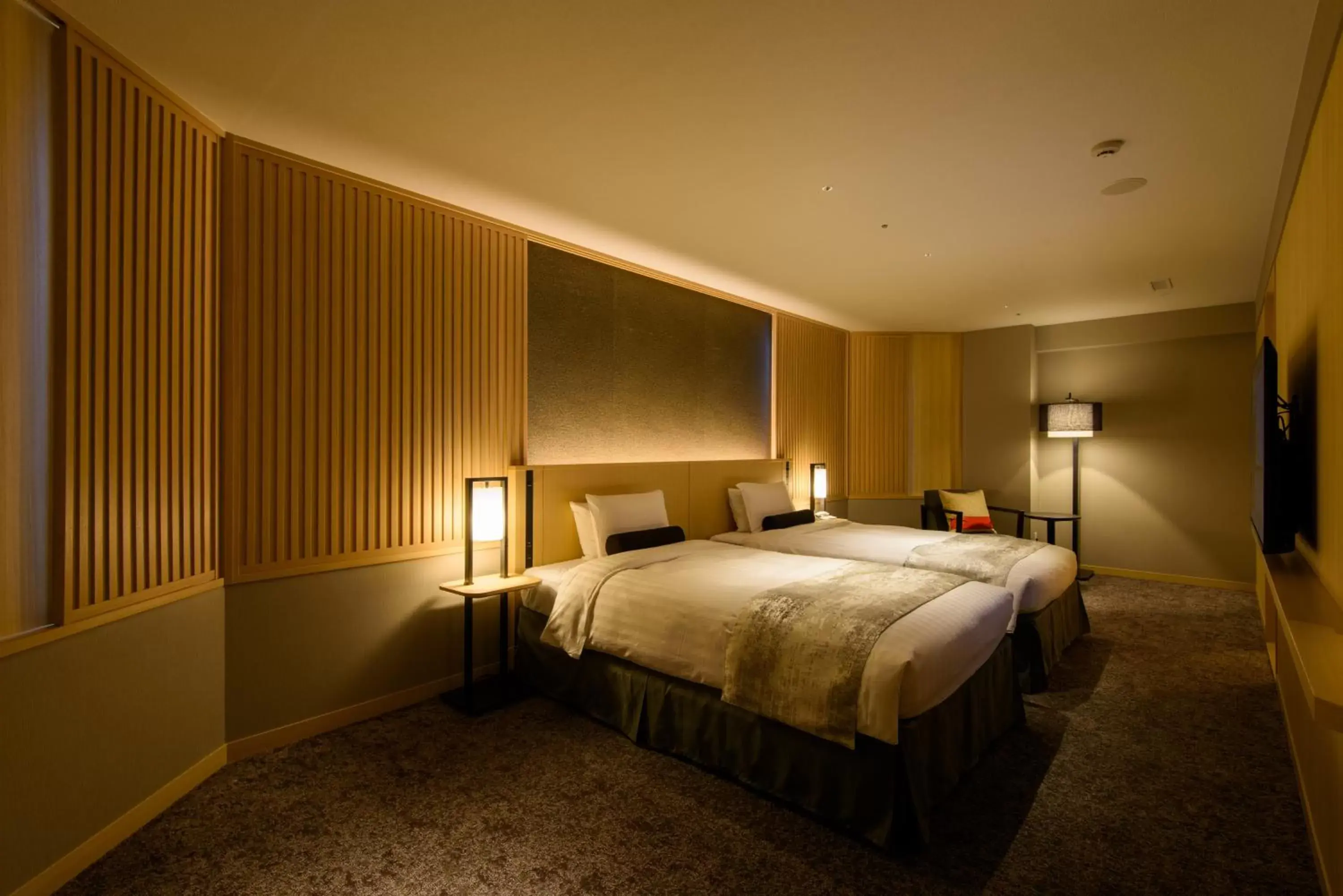 Photo of the whole room, Bed in Kanazawa Tokyu Hotel