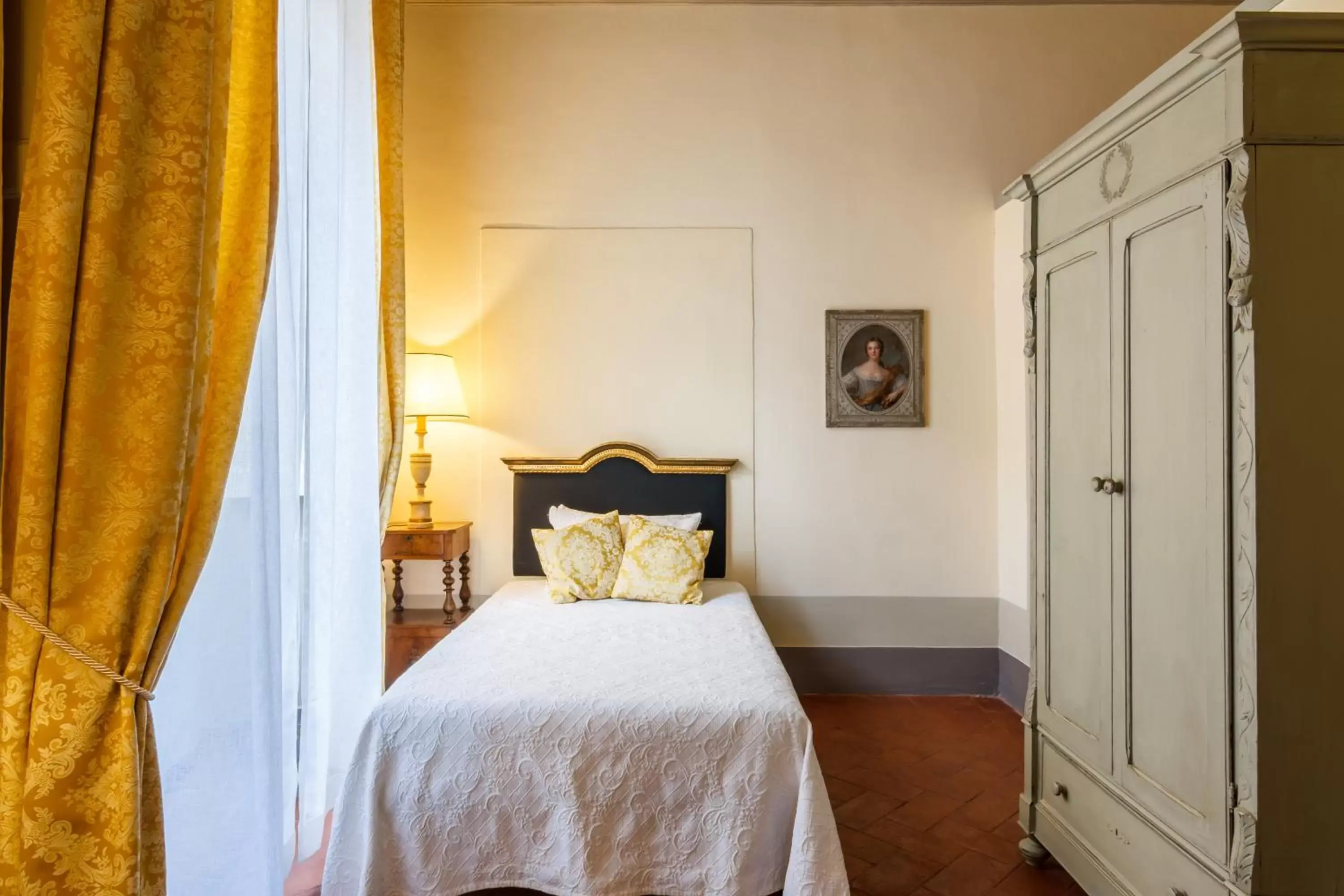 Photo of the whole room, Bed in Dimora Storica Palazzo Puccini