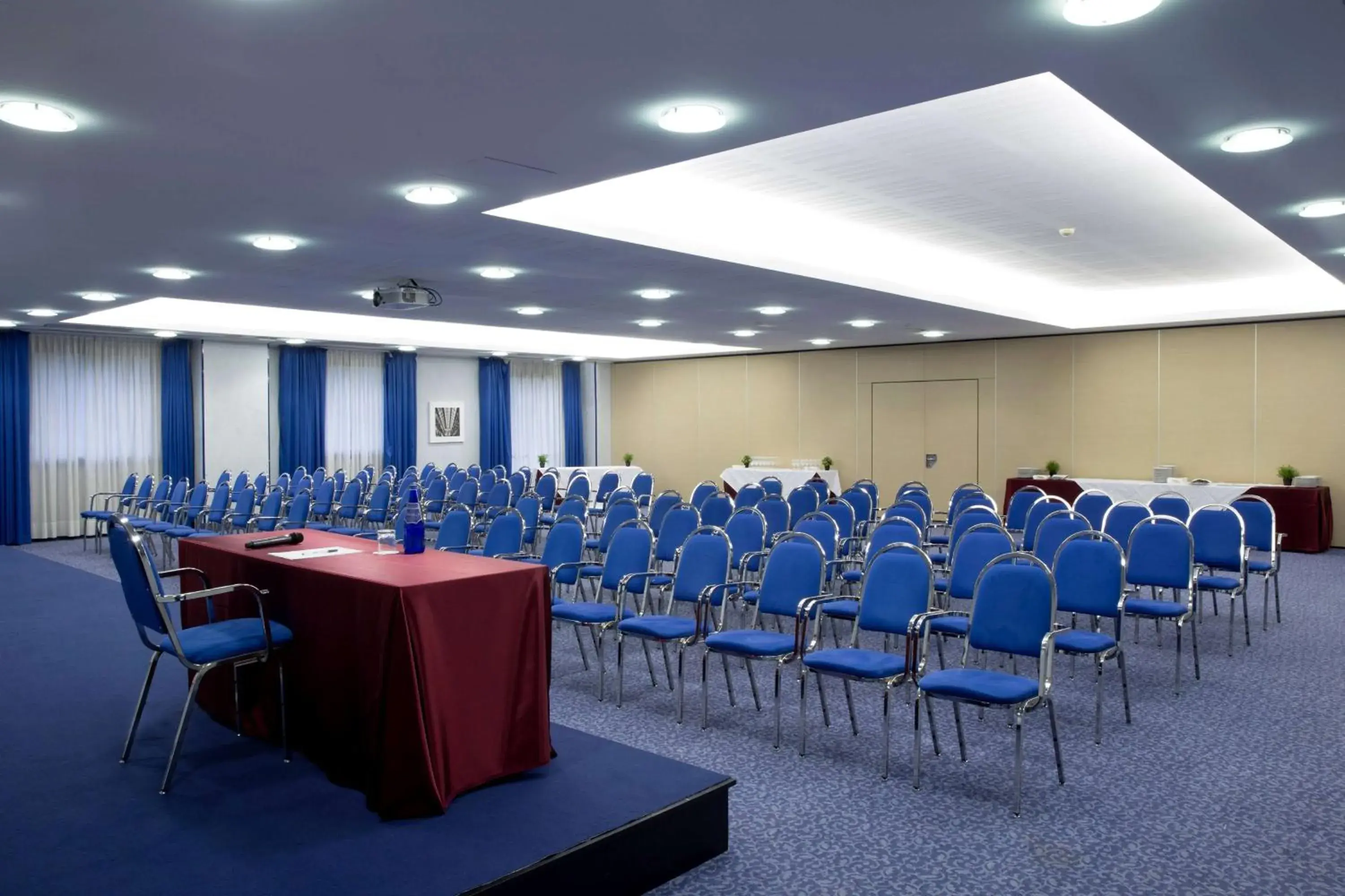 Meeting/conference room in Dolce by Wyndham Milan Malpensa