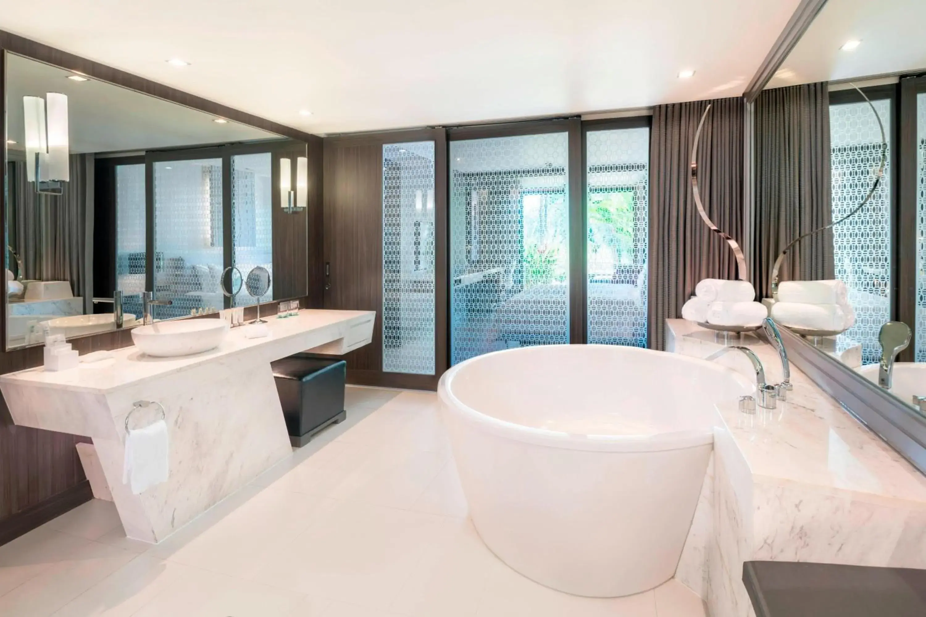 Bathroom in Le Meridien Suvarnabhumi, Bangkok Golf Resort and Spa