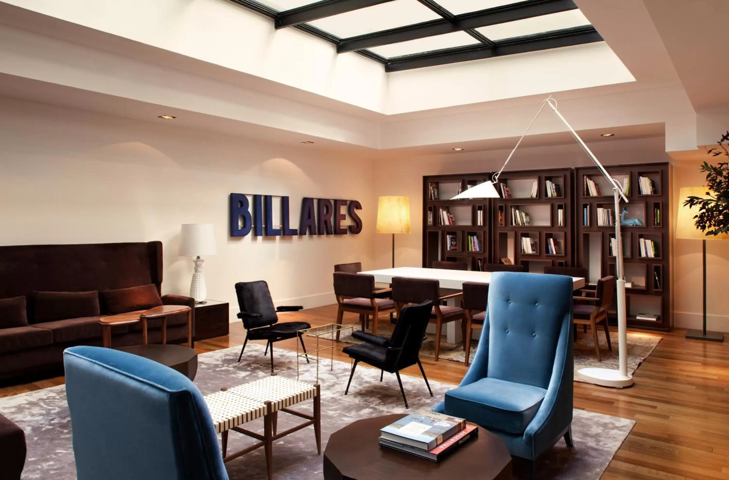 Library in Hotel Pulitzer Buenos Aires