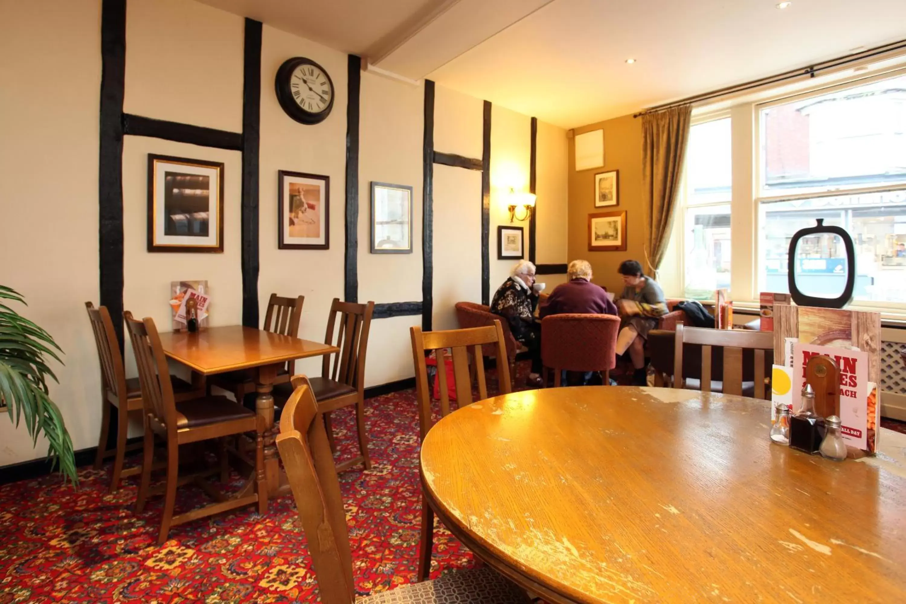 Food and drinks, Restaurant/Places to Eat in White Hart, Andover by Marston's Inns