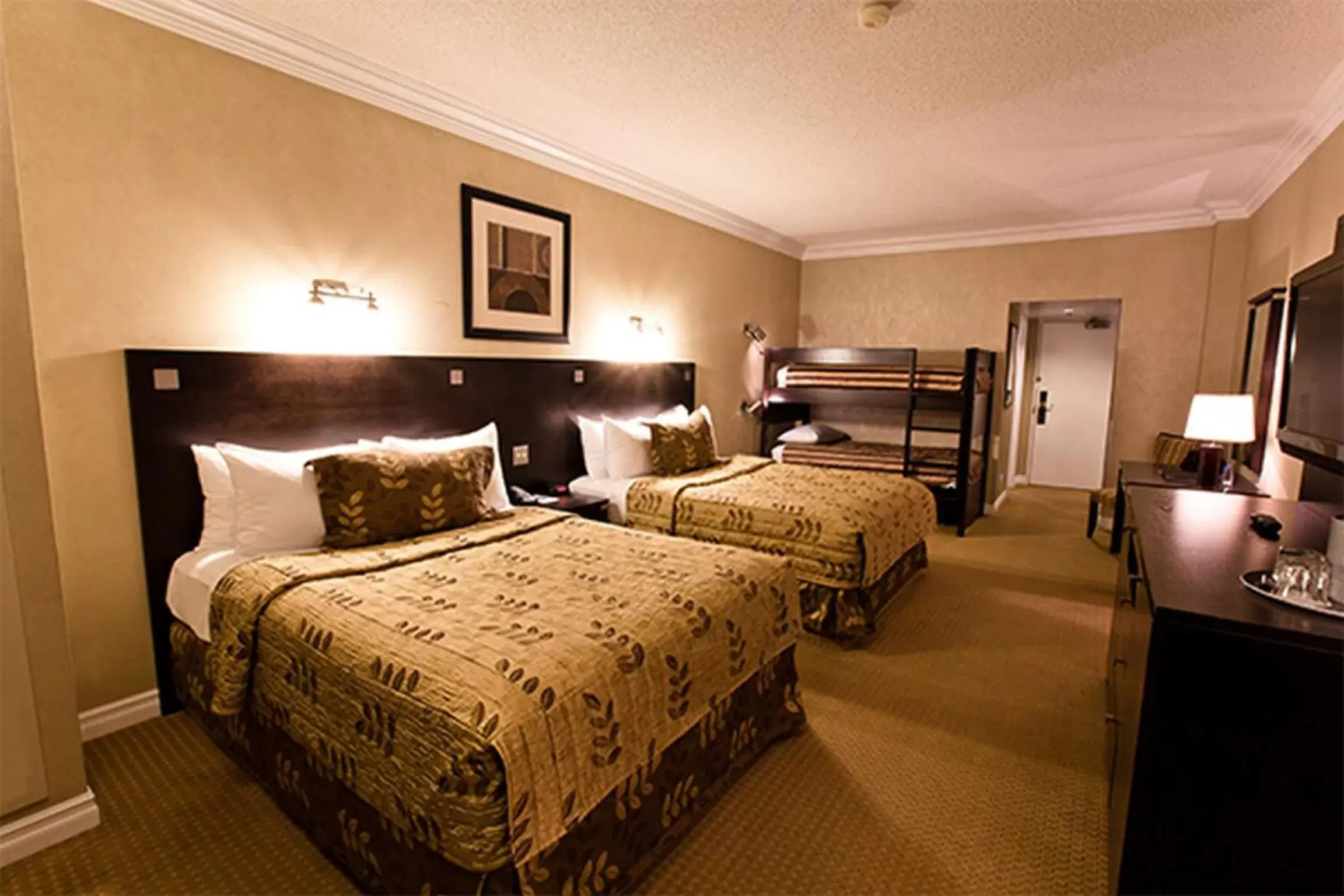 Bedroom in Fantasyland Hotel
