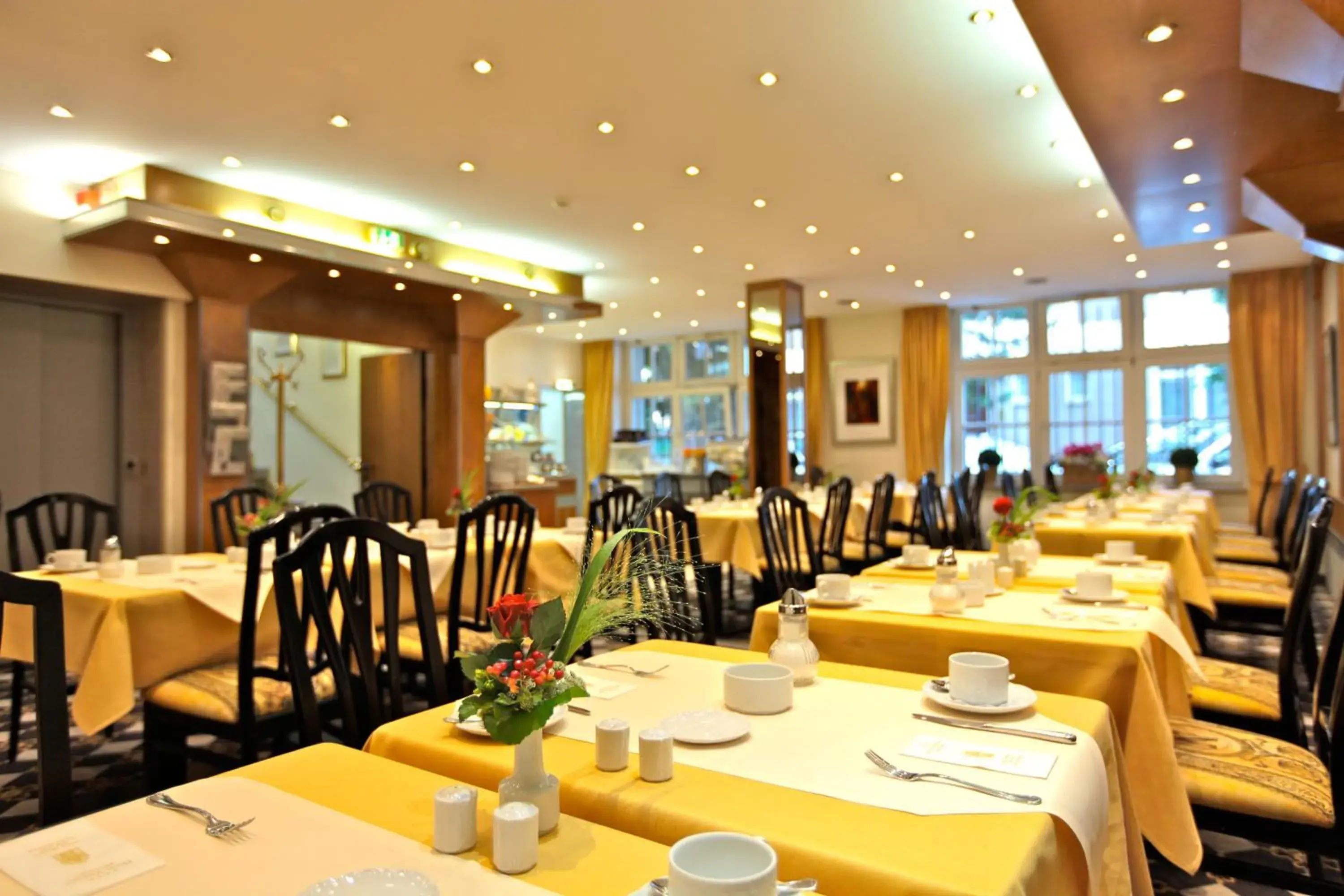 Breakfast, Restaurant/Places to Eat in Hotel Viktoria