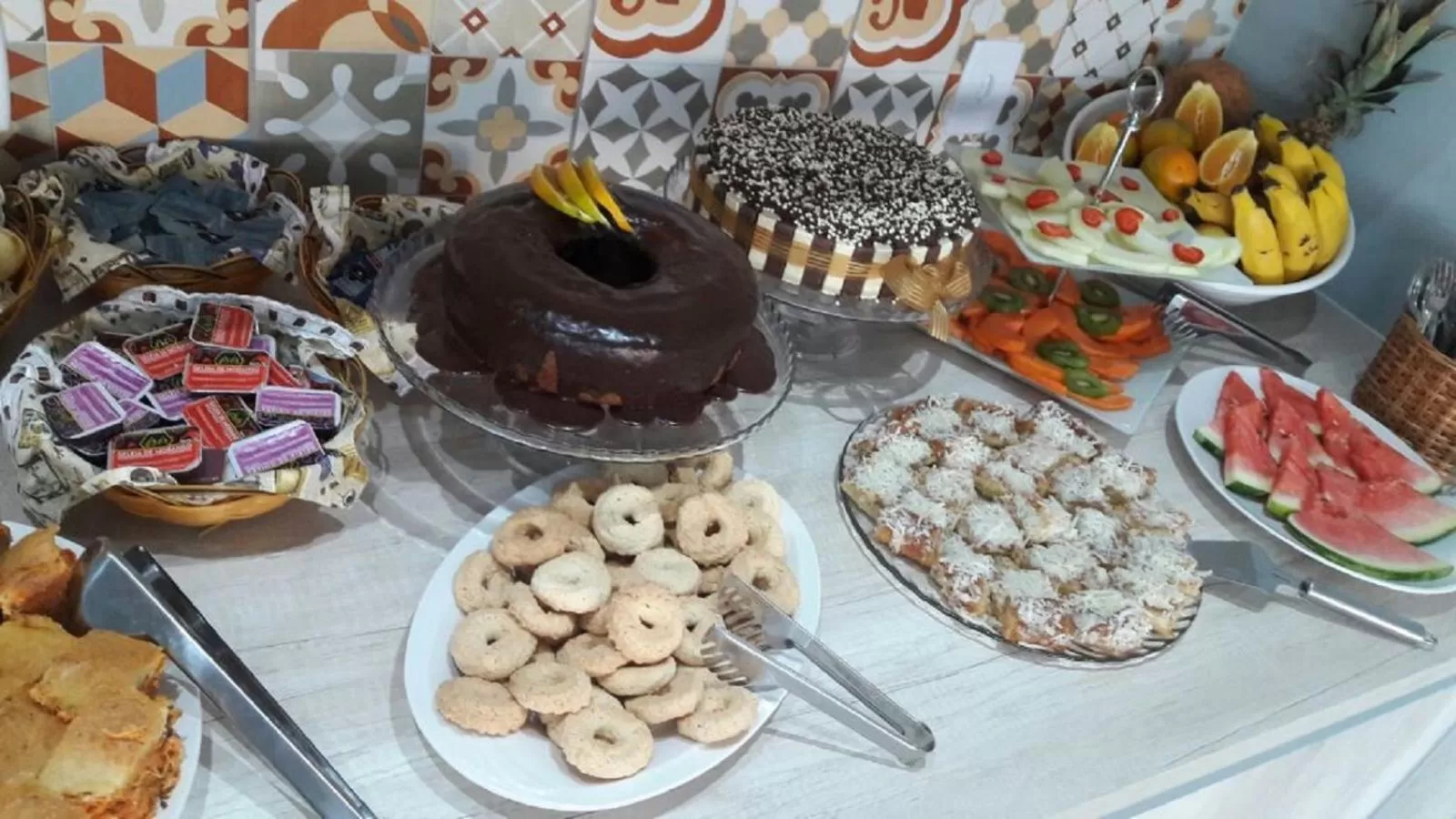 Buffet breakfast in Pousada Caminho Dos Sonhos