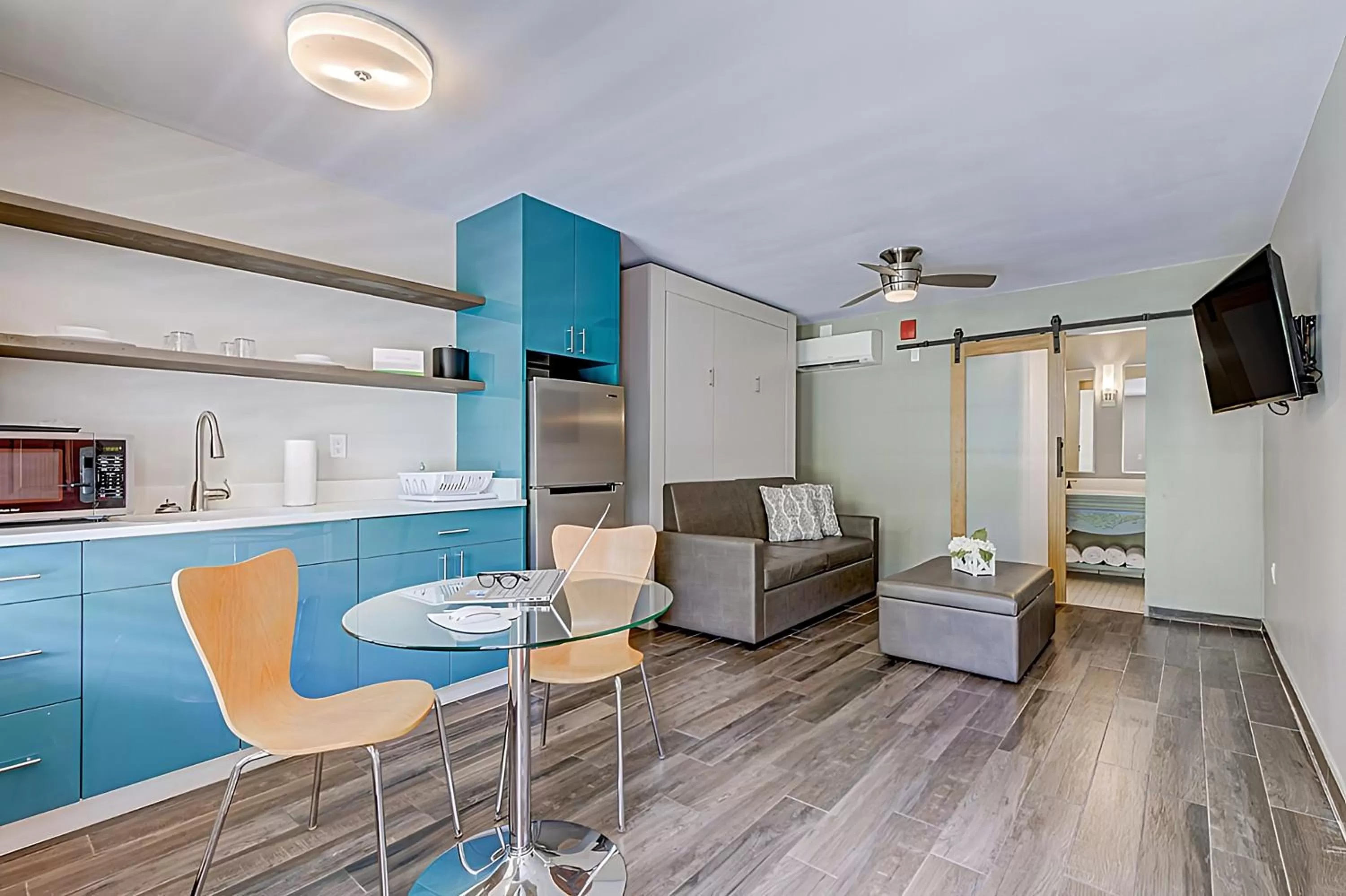 Bed in Seven Hills Suites Tallahassee