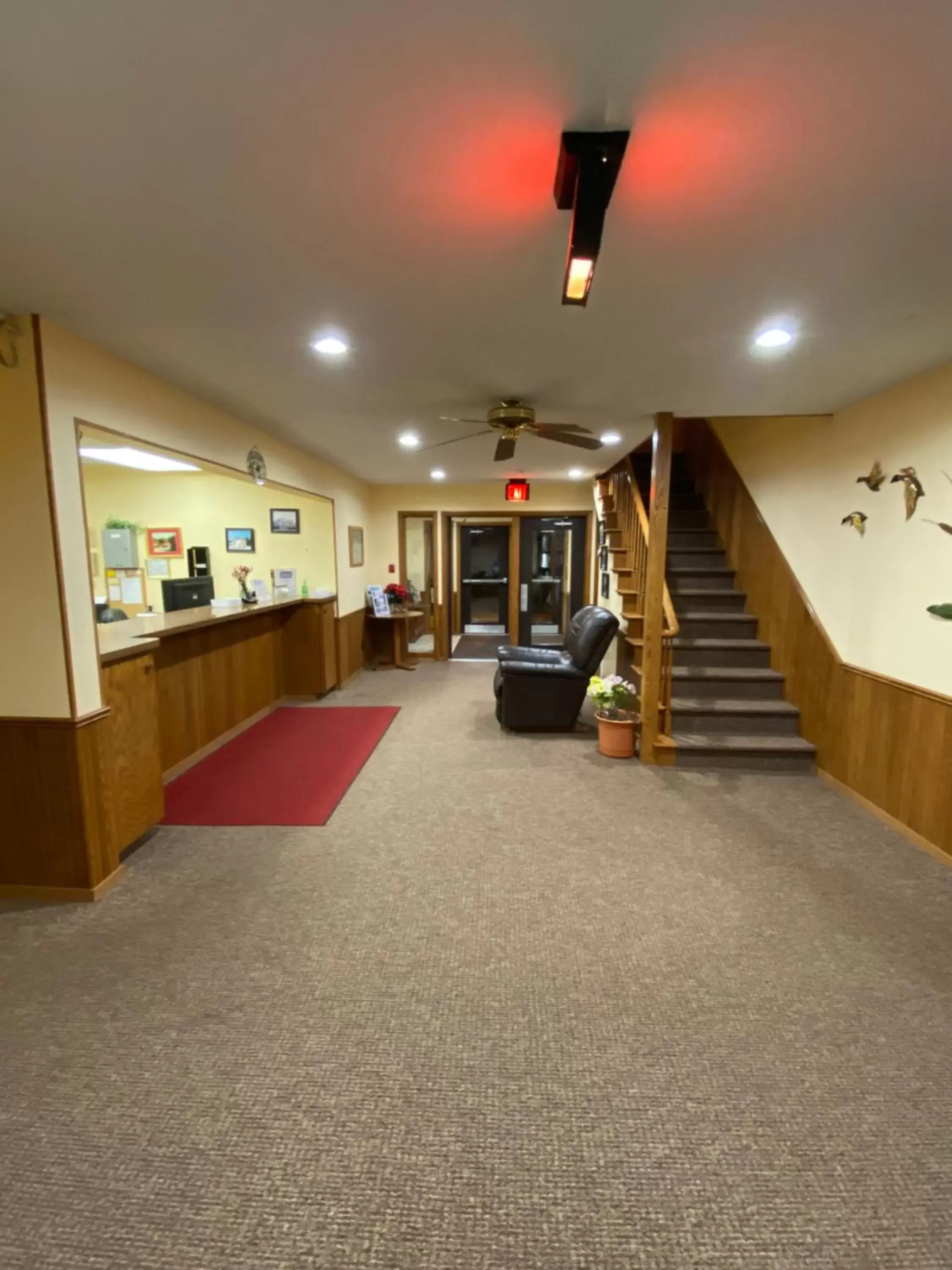 Lobby/Reception in AmeriVu Inn