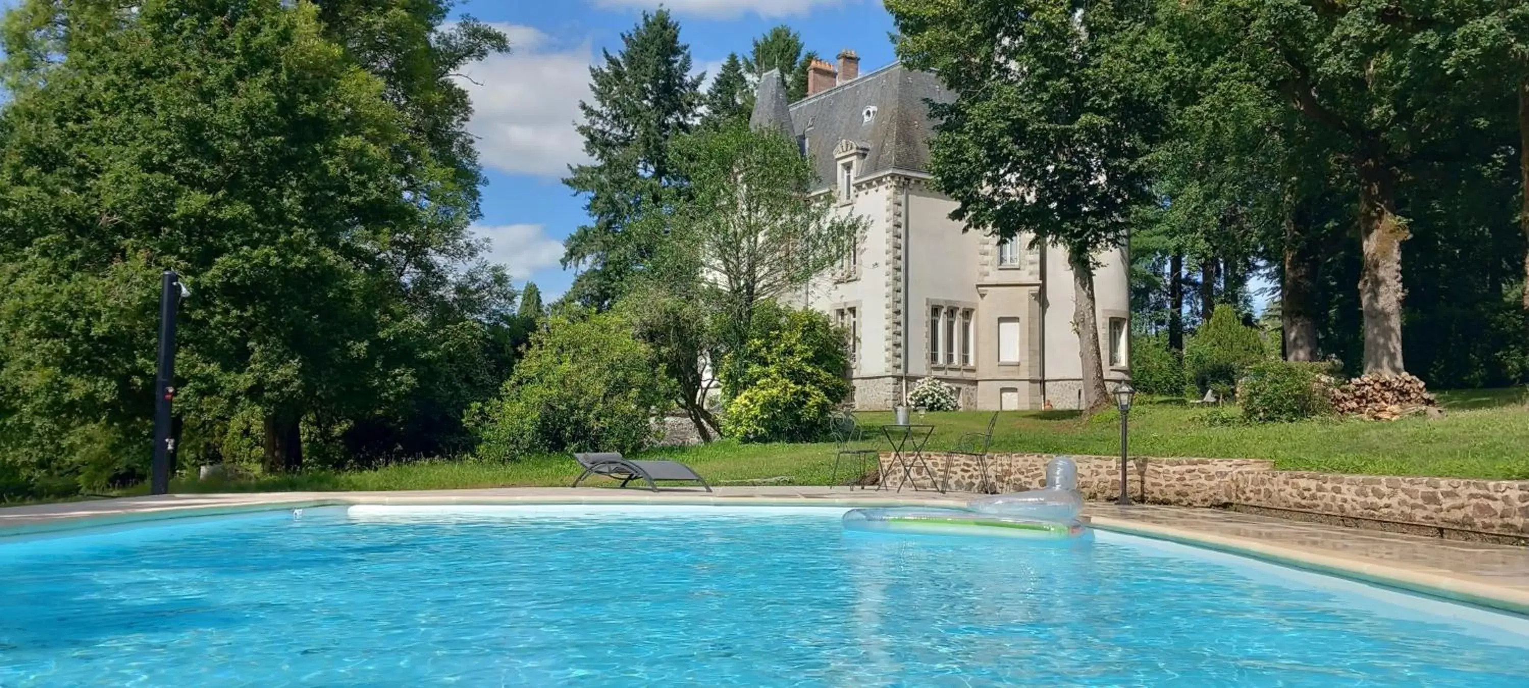 Swimming Pool in Chateau Maleplane
