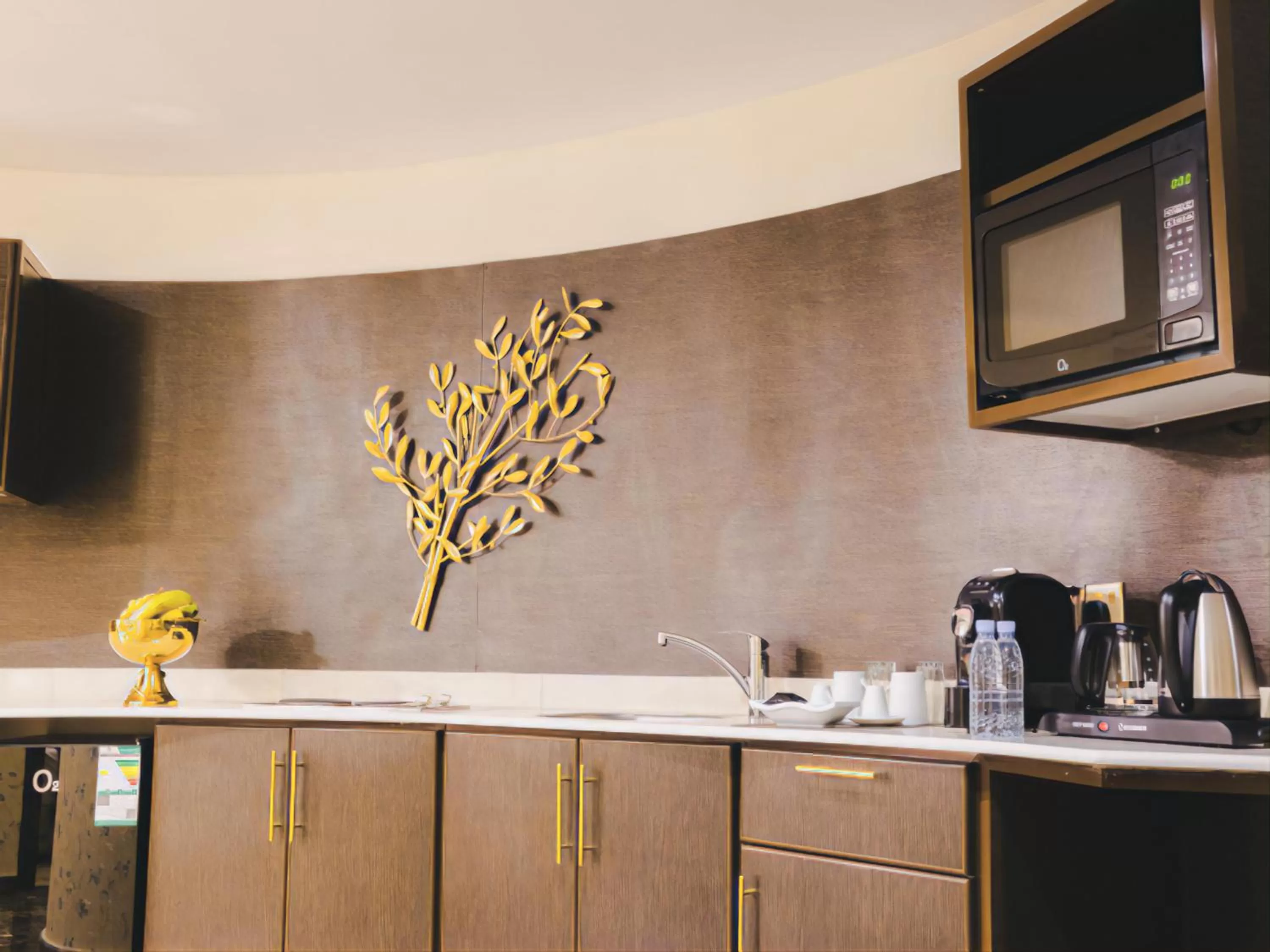 Coffee/tea facilities in Golden Ship Hotel