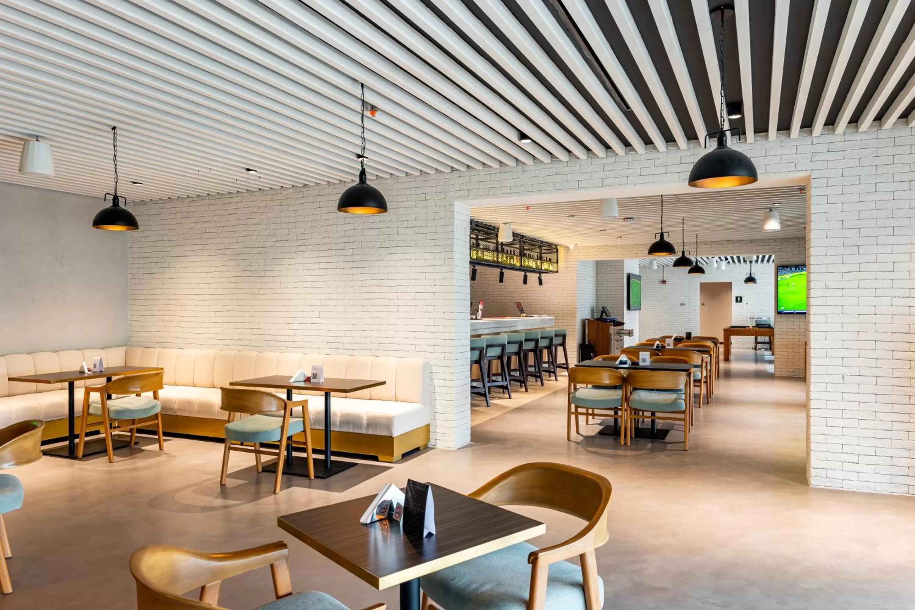 Lounge or bar in Remal Hotel & Villas Al Dhannah City