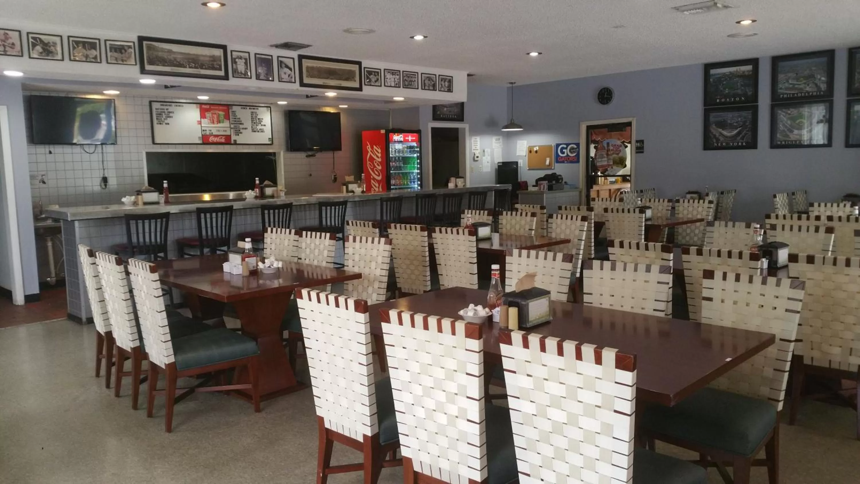 Restaurant/places to eat in Days Inn by Wyndham Cocoa Cruiseport West At I-95/524