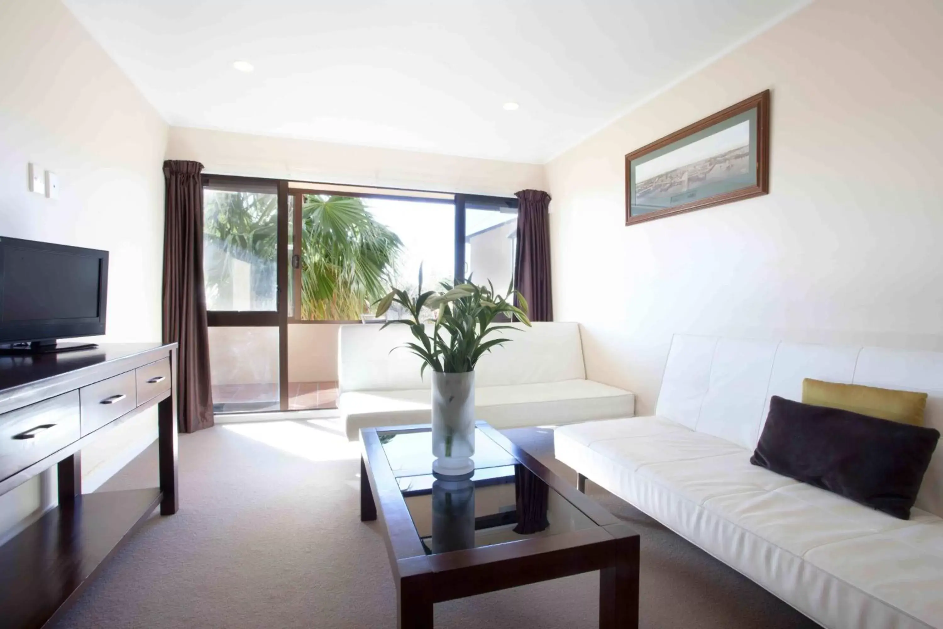 Living room, Seating Area in Auckland Airport Kiwi Hotel