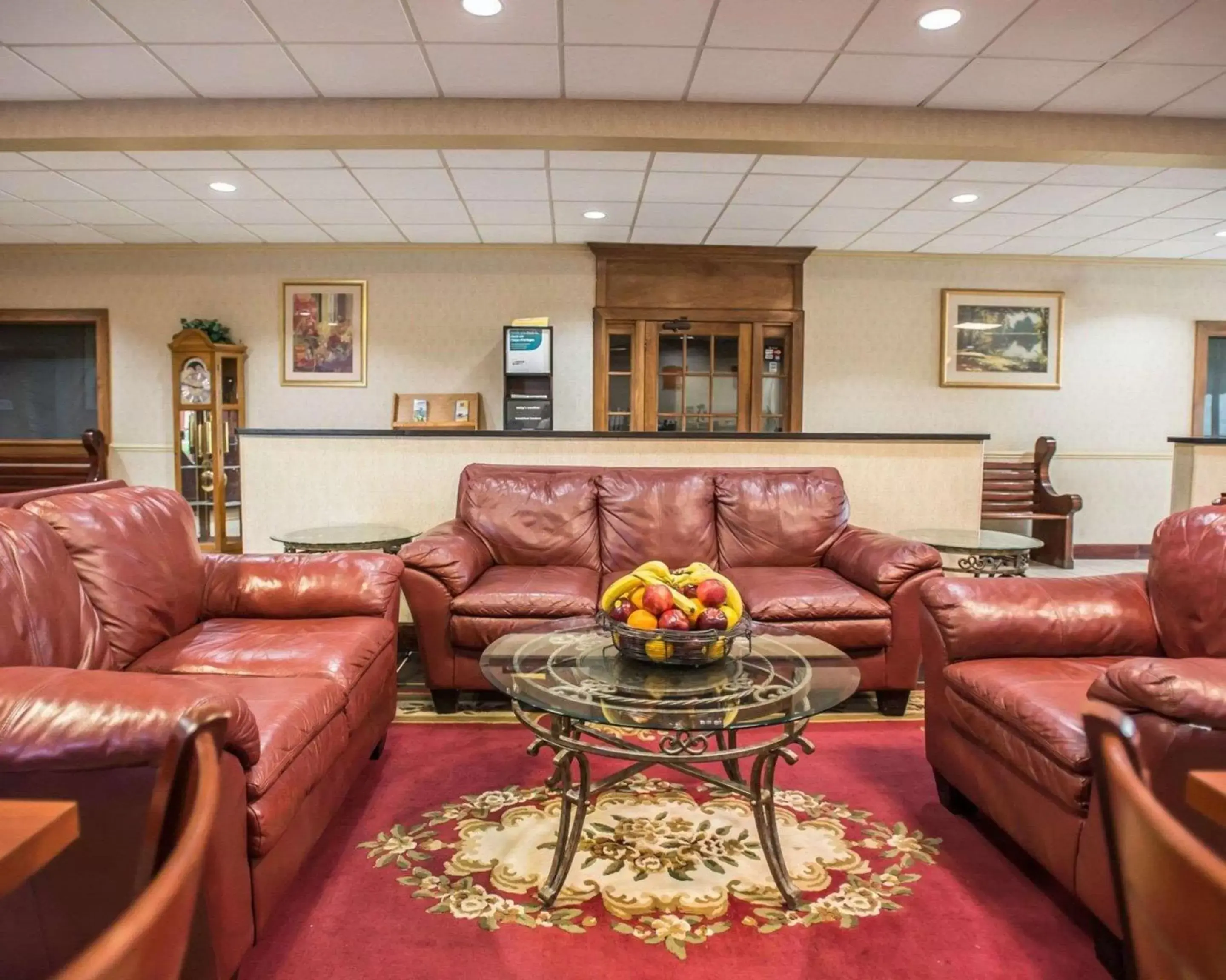 Lobby or reception in Quality Inn Mill Hall - Lamar Lobby or reception in Quality Inn Mill Hall - Lamar