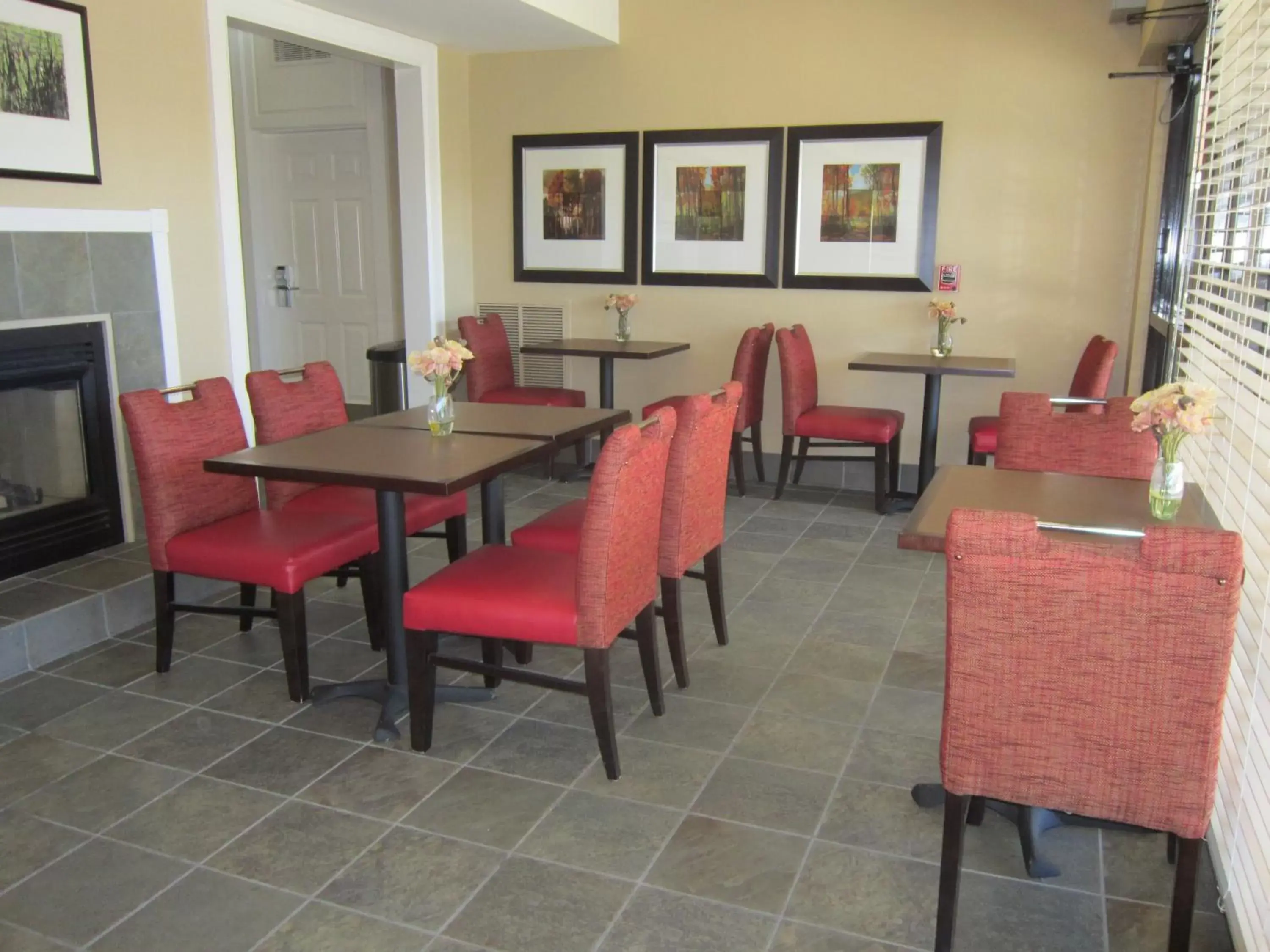 Lounge or bar, Restaurant/Places to Eat in Extended Stay America Suites - Fayetteville - Cross Creek Mall
