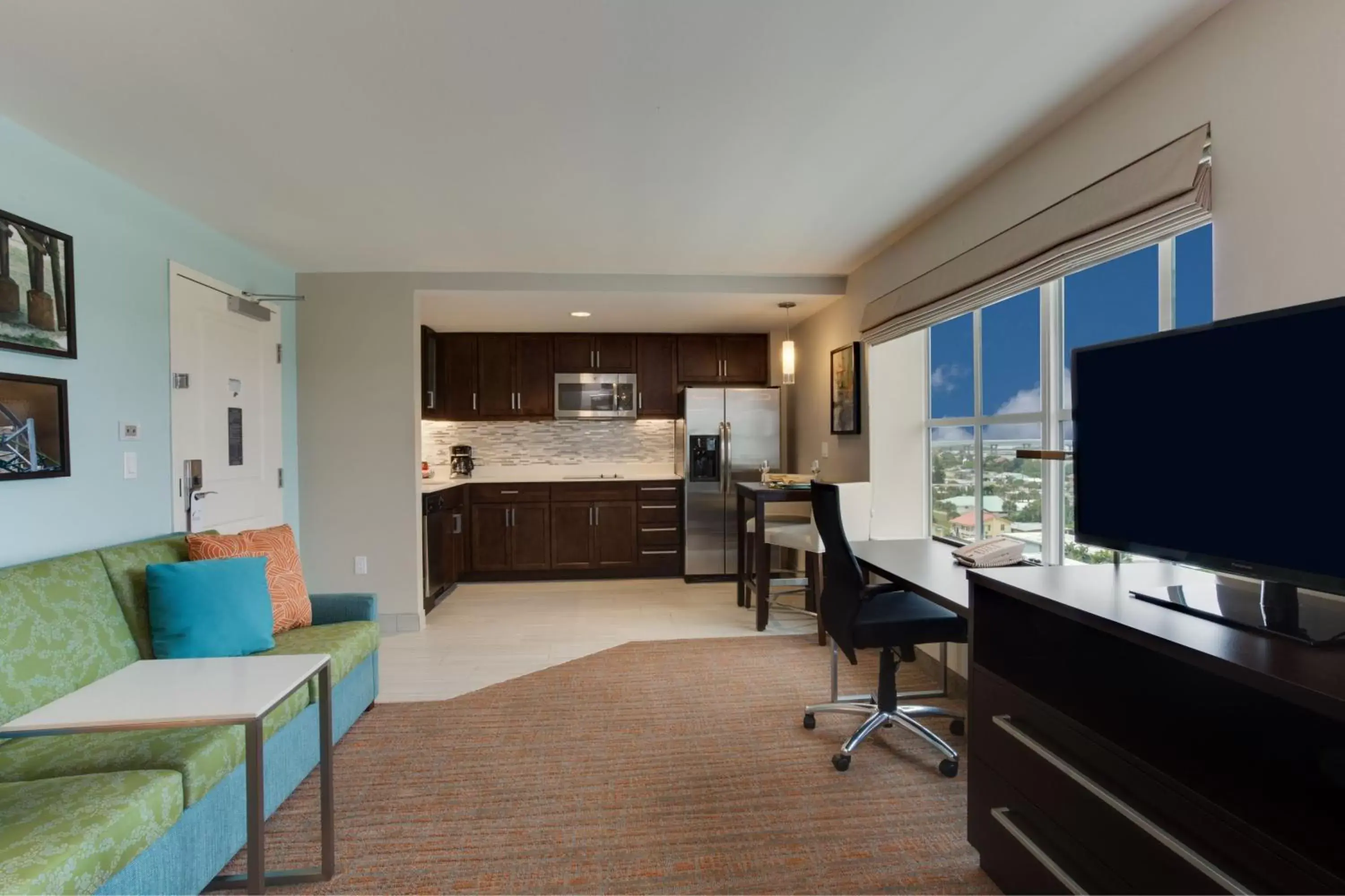 Bedroom, TV/Entertainment Center in Residence Inn by Marriott Daytona Beach Oceanfront